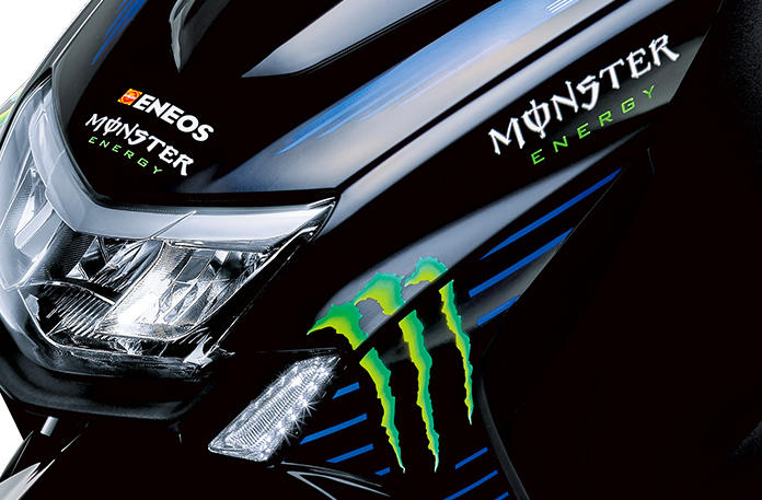 「Monster Energy Yamaha MotoGP」チームの カラーリングを再現したグラフィック