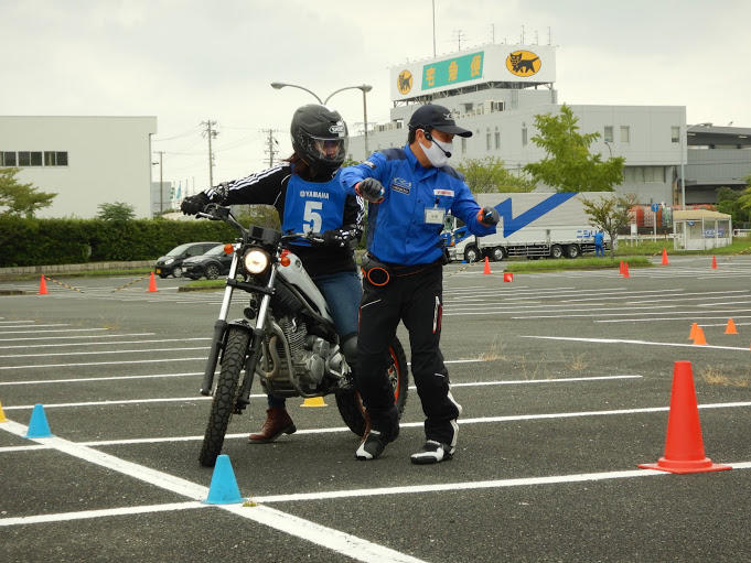 インストラクターの丁寧なアドバイス