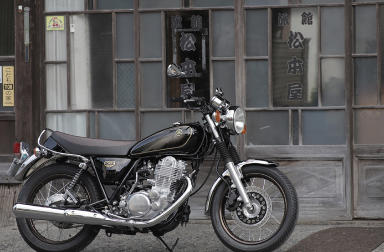 43年の歴史に終止符。SR400 Final Editionを発表。 - ヤマハ バイク ...