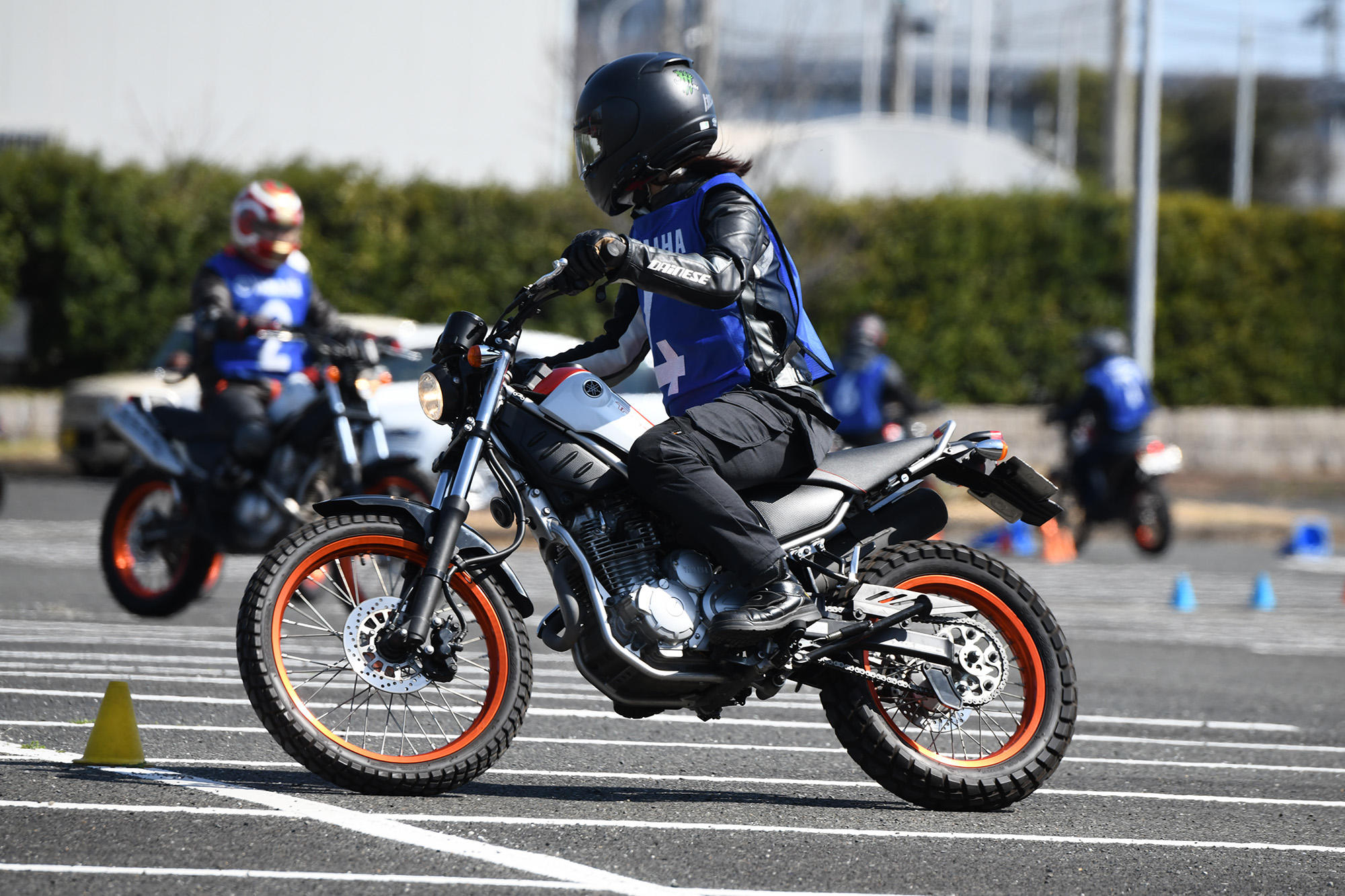 そして走りだし、たくさんバイクに乗って操る感覚を養い、取り戻していきます。