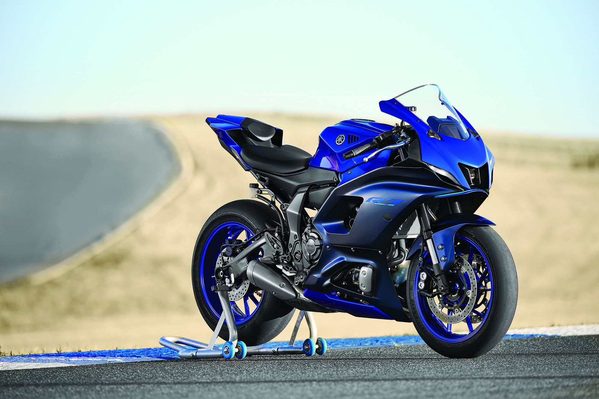 YZF-R7