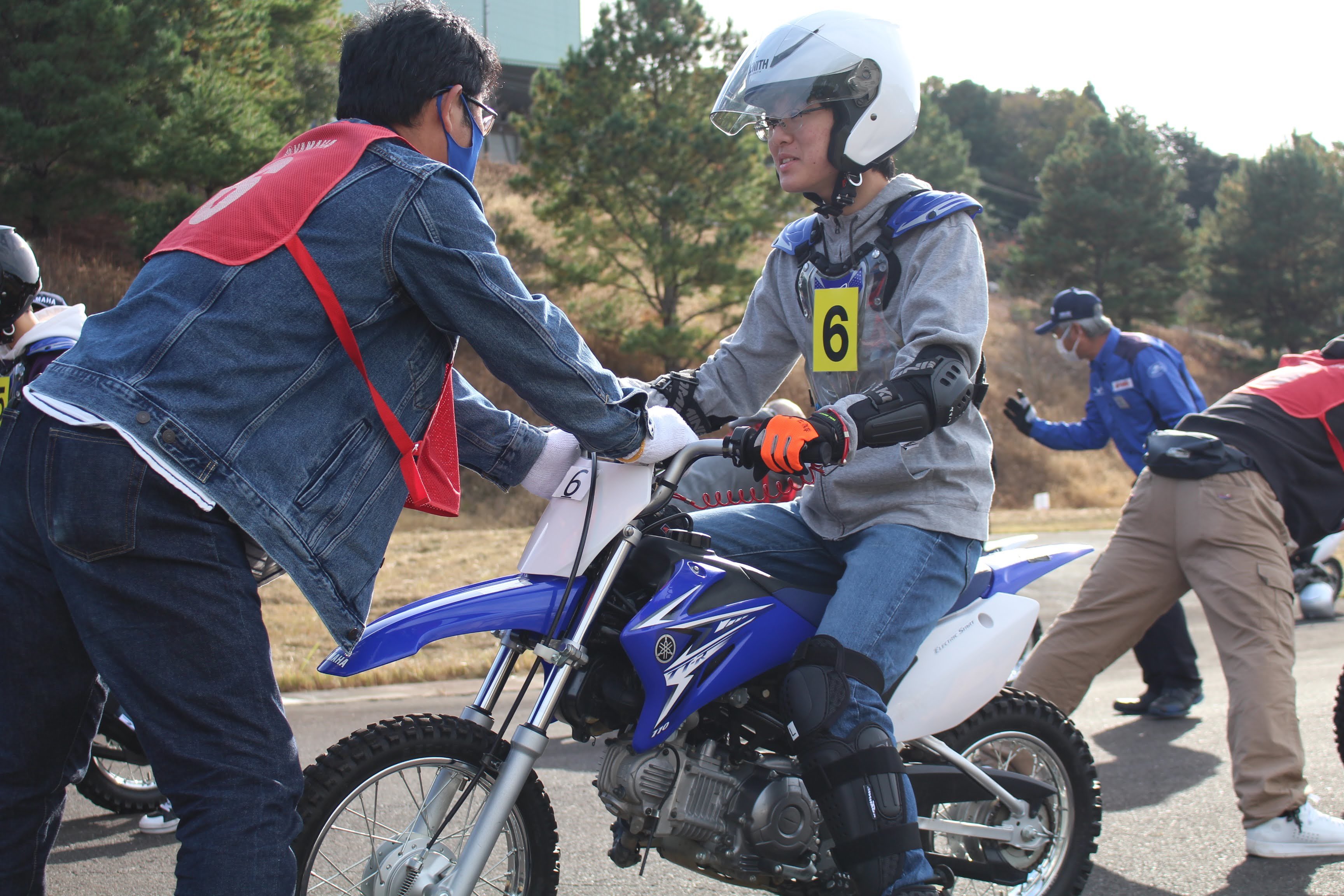 久しぶりのバイクに緊張。力が入りすぎてロボットみたいにギクシャク。