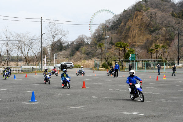 今日初めてバイクに乗ったと思えないくらい上手に走ることが出来ていますね