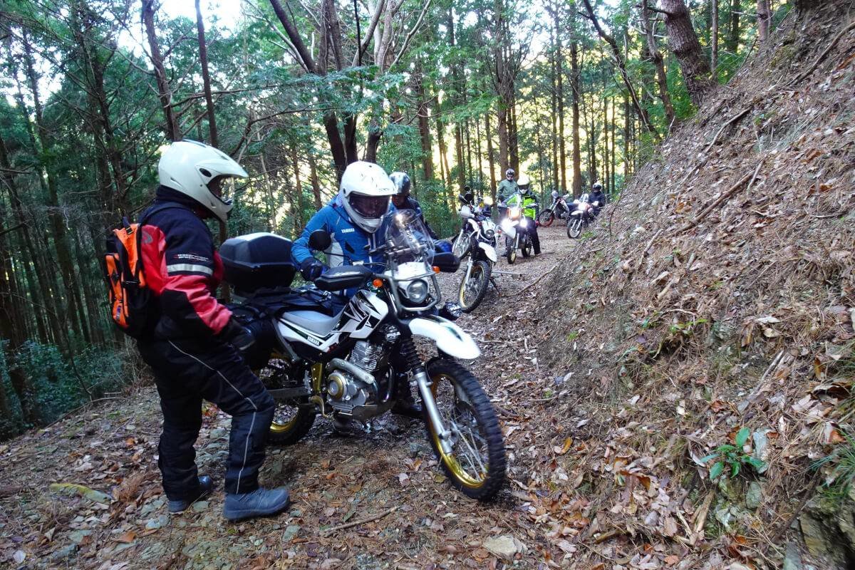 毎月2回、第2日曜日に林道ツーリング