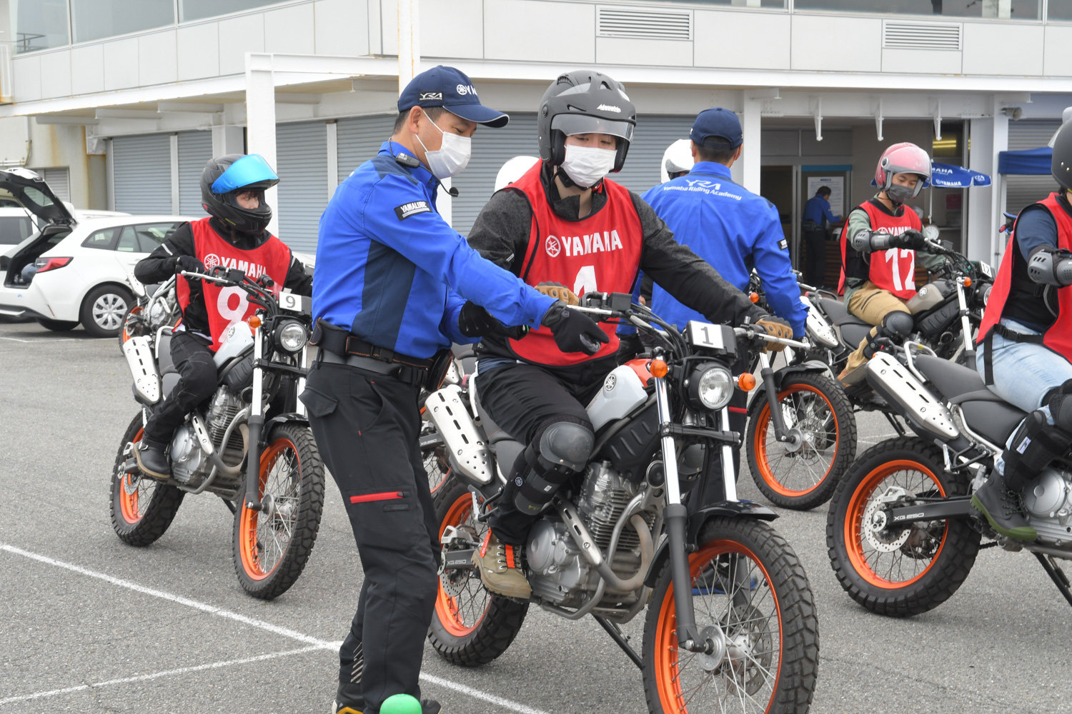 教習所を卒業してから一度もバイクに触れていない方でも、既にバイクに乗っていて自己流になってしまっている方でも、インストラクターと一緒に基本をしっかり確認できるので安心です。