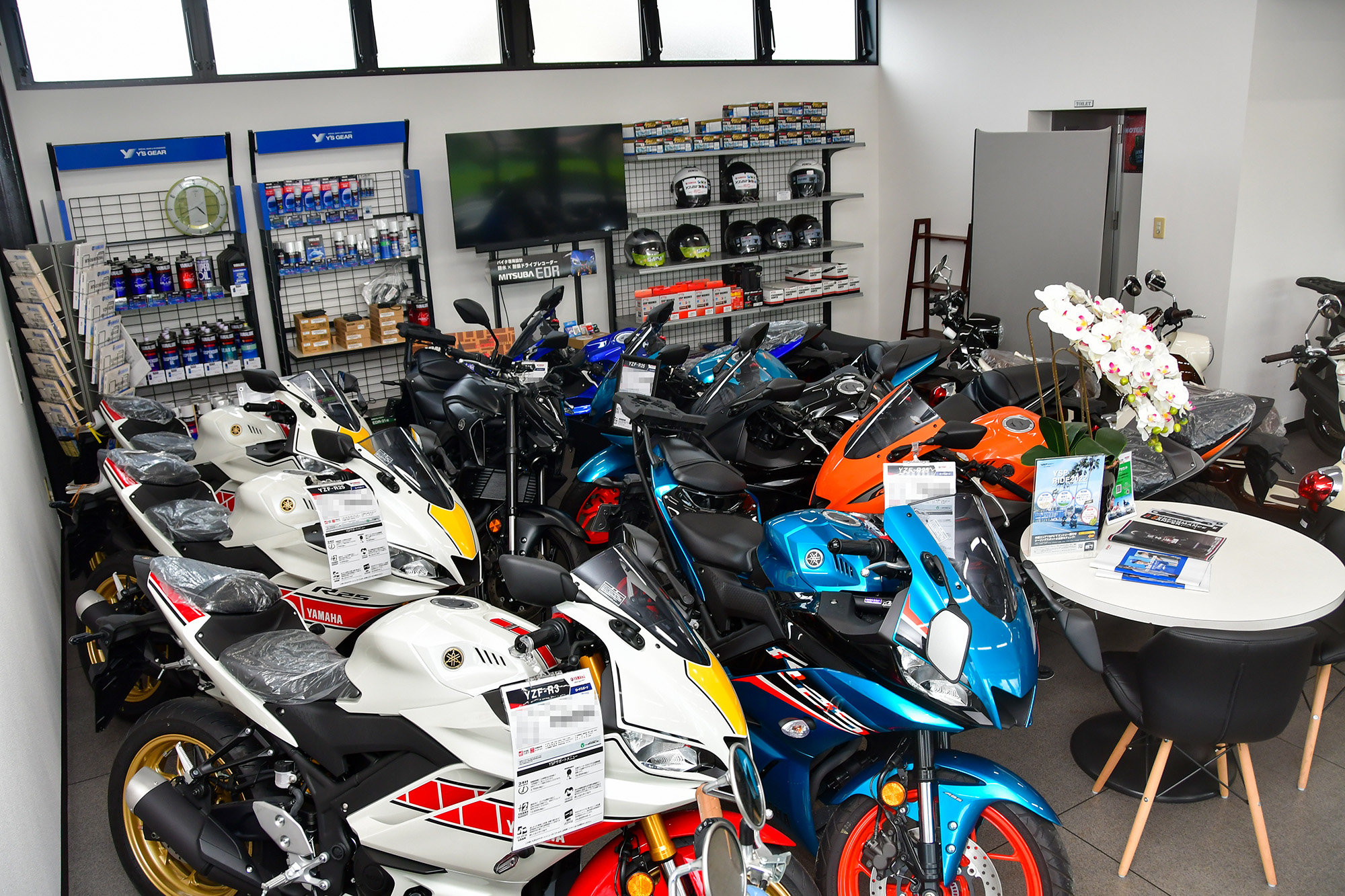 YZF-Rシリーズの展示