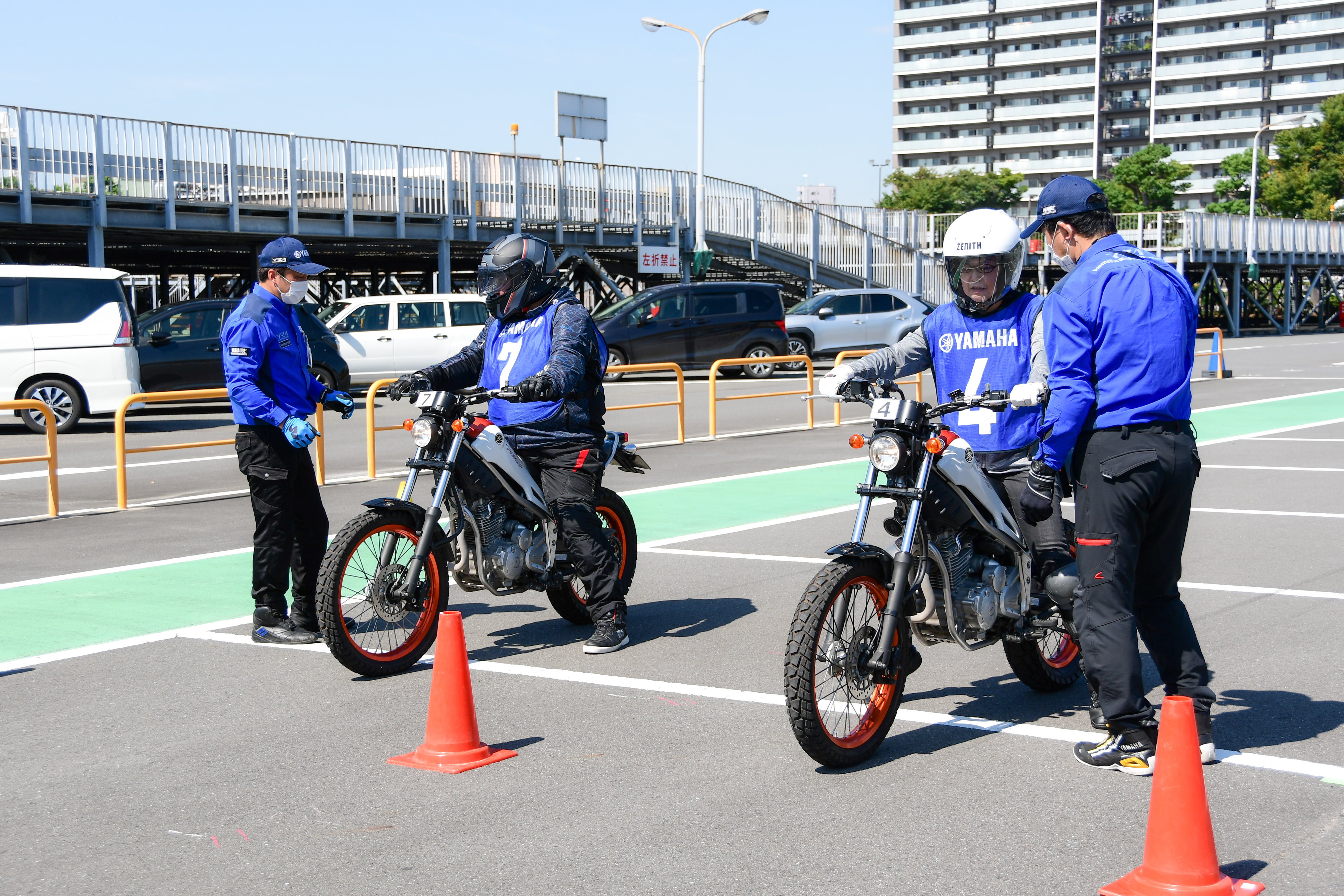 近い年齢や女性同士で集まれる機会を作ることで、より気軽に受講していただけます。休憩時間の会話もとっても盛り上がるので、バイク仲間ができちゃうかもしれません♩