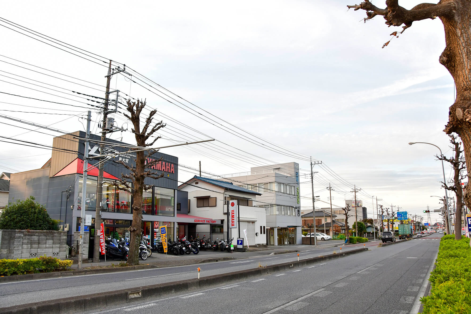 第二産業道路を南に3km弱行くと