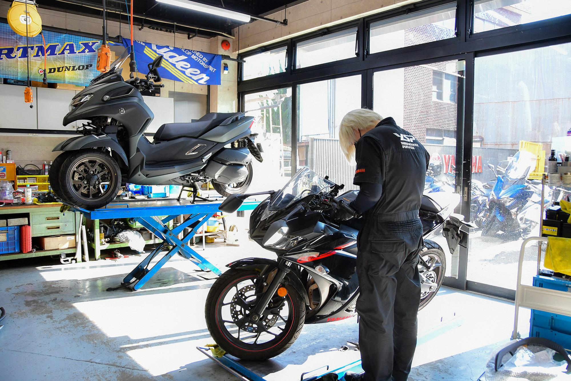 初めてバイクを購入される方には、納車の時に毎回丁寧に説明させていただきますし、点検整備をパックにしたメンテナンスパッケージをご案内させていただいています。」