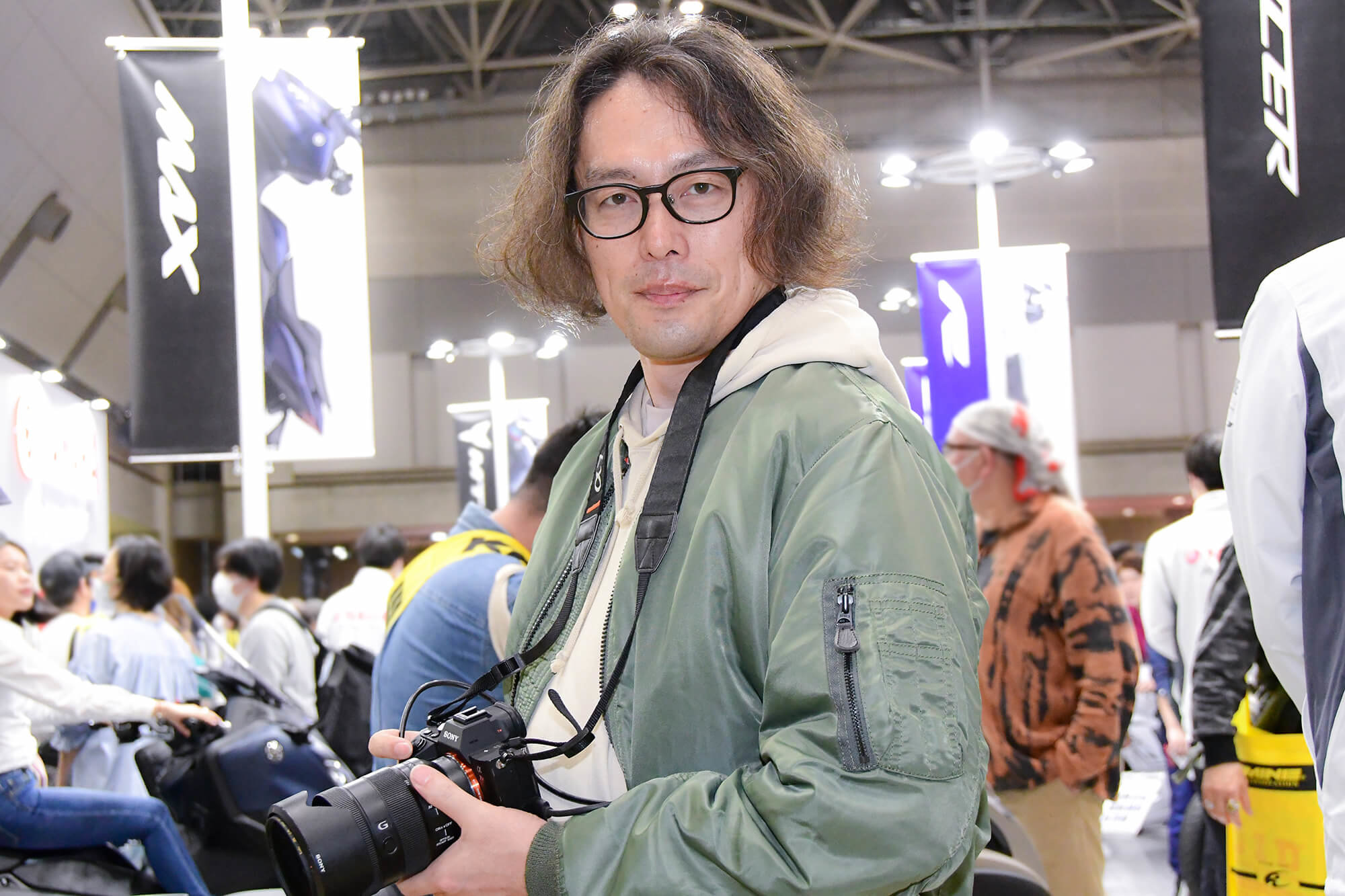 京都・美山の特設スタジオにて「ノブ撮り」されているバイク写真家・田中伸明さん