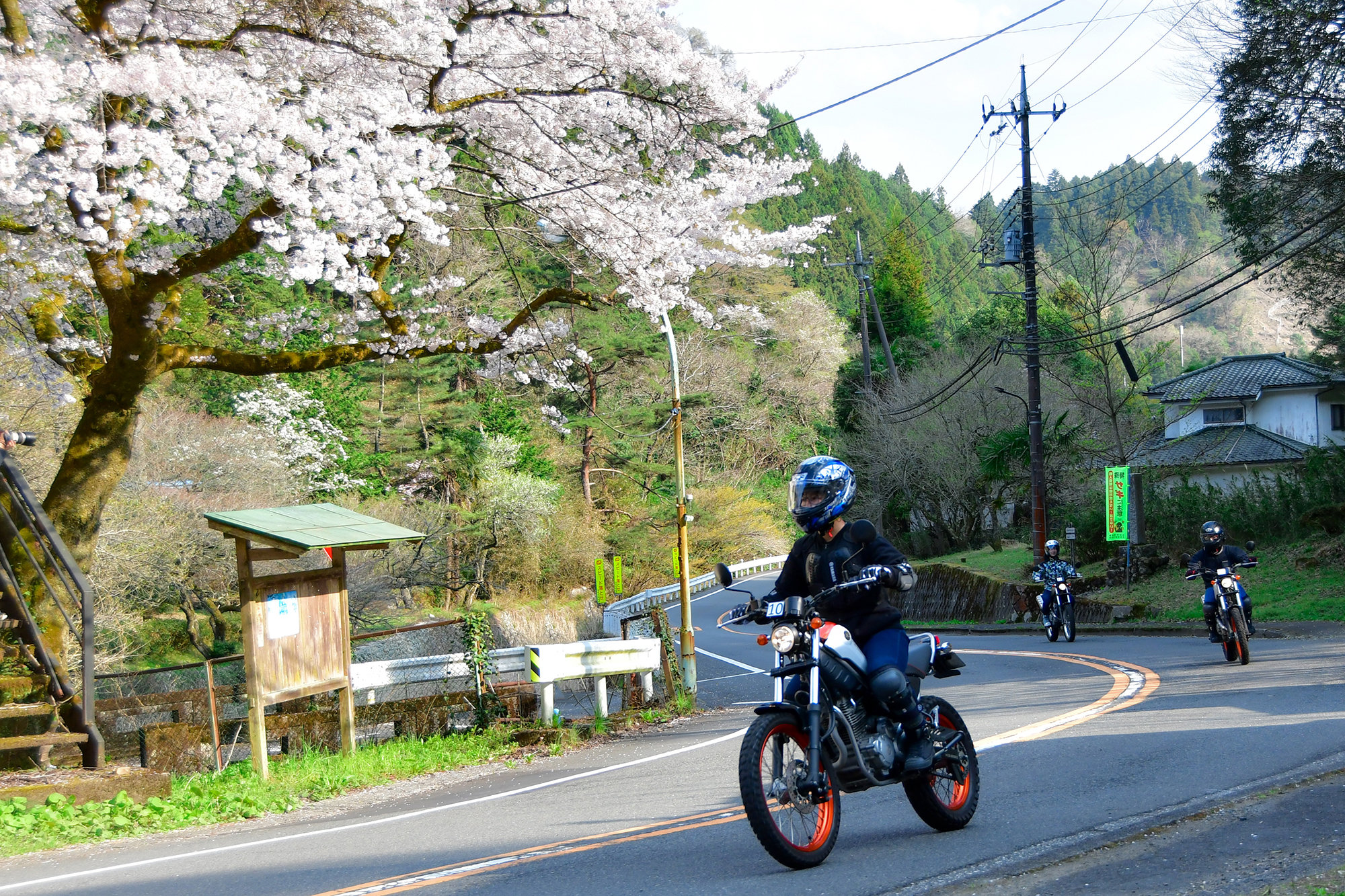 せっかく取ったバイク免許。活用しないなんて、もったいないです。「大人のバイクレッスン」でライディングの不安を吹き飛ばし、楽しく安全なバイクライフを始めましょう！