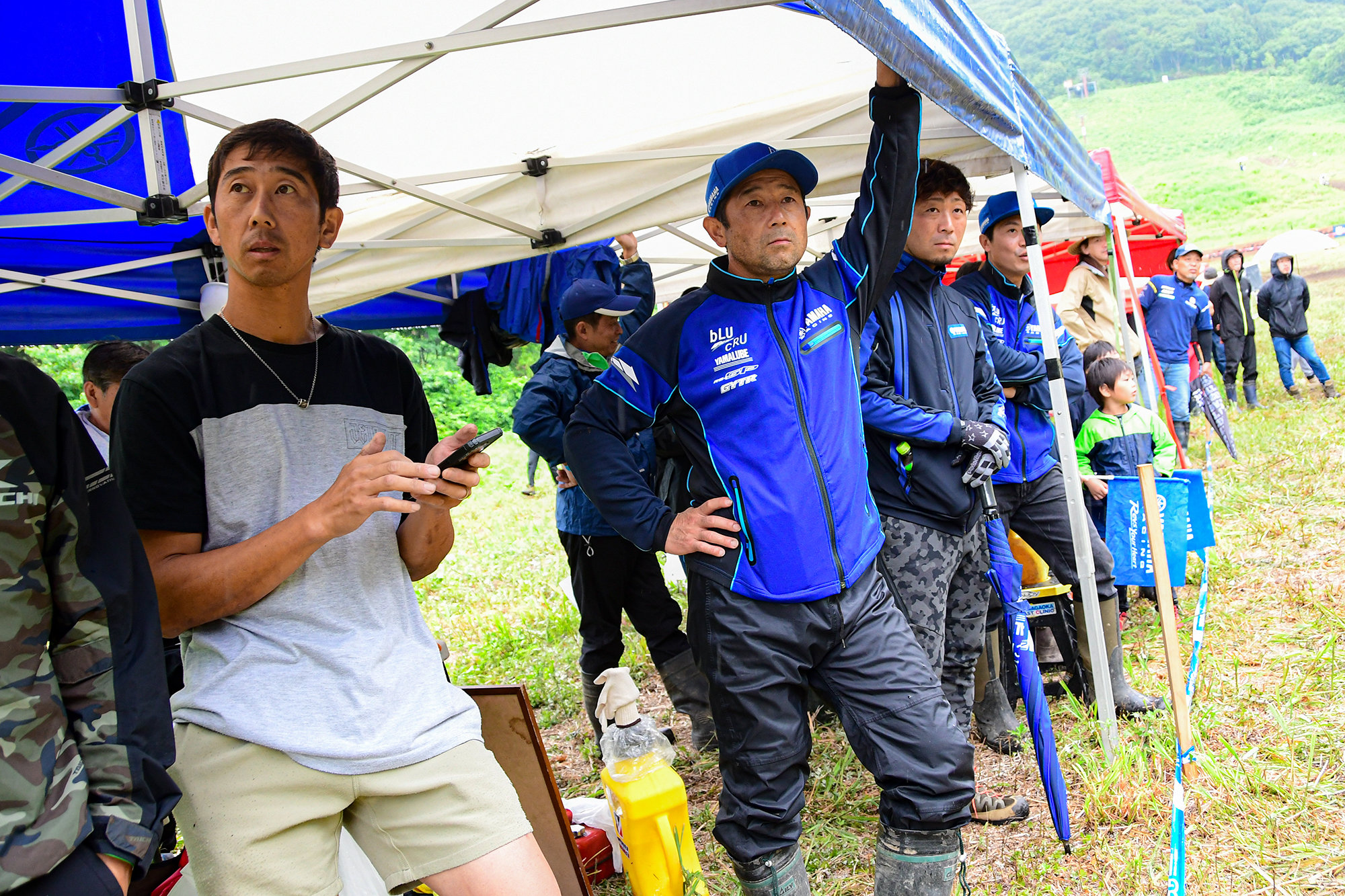 レース中に万が一トラブルがあった場合、レーシングピットに来ていただければ、応急処置などのサポートをさせていただきます。遠慮なく声をかけてくださいね。