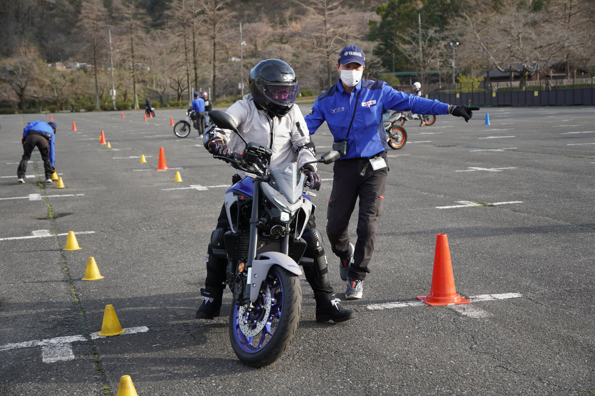 車両持込レッスンを受講できるのは、ヤマハ正規取扱店で購入された車両のみ。