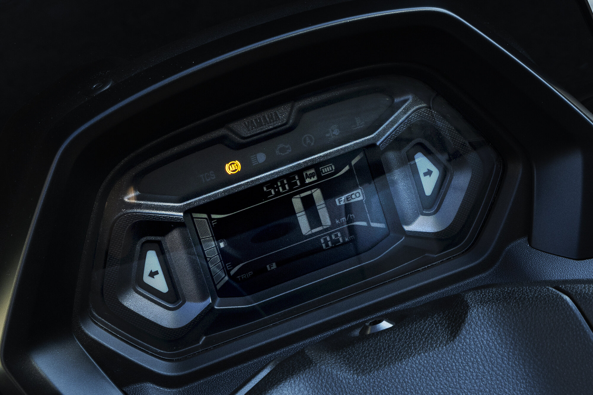 運転に集中できる新作ディスプレイ