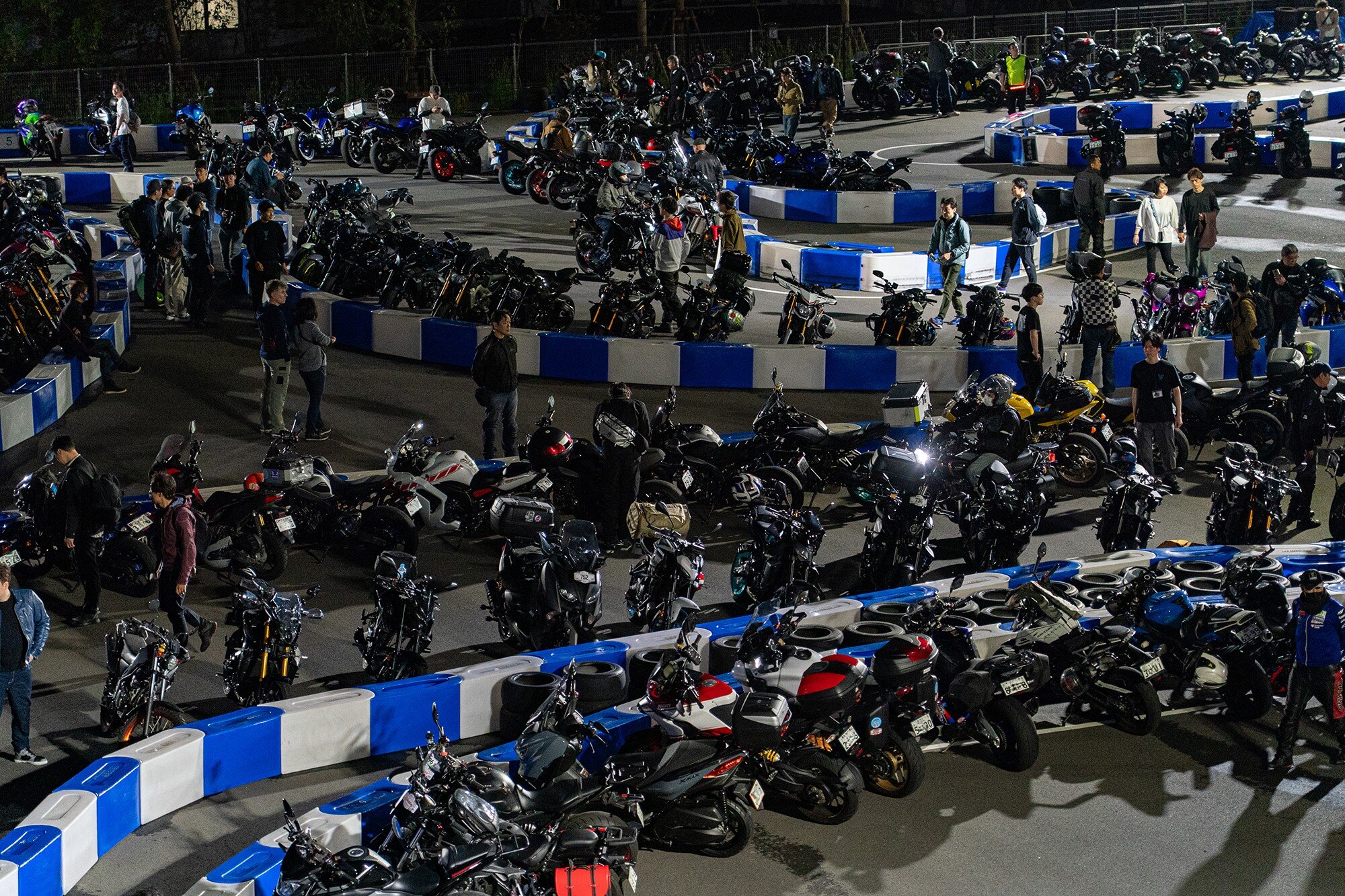 一時は500台以上のバイクで埋め尽くされた駐輪場はまさに圧巻でした！