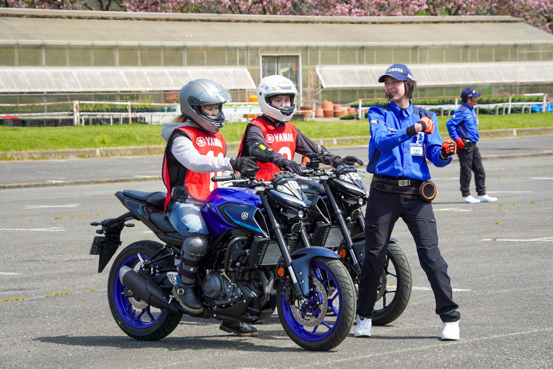 キャリアの浅い方、ブランクがある方など、公道でバイクを乗るのに不安がある......という方に向けて開催しているレッスンで、バイクに関するお悩みを軽くし、前向きな気持ちでバイクを楽しむお手伝いをいたします。