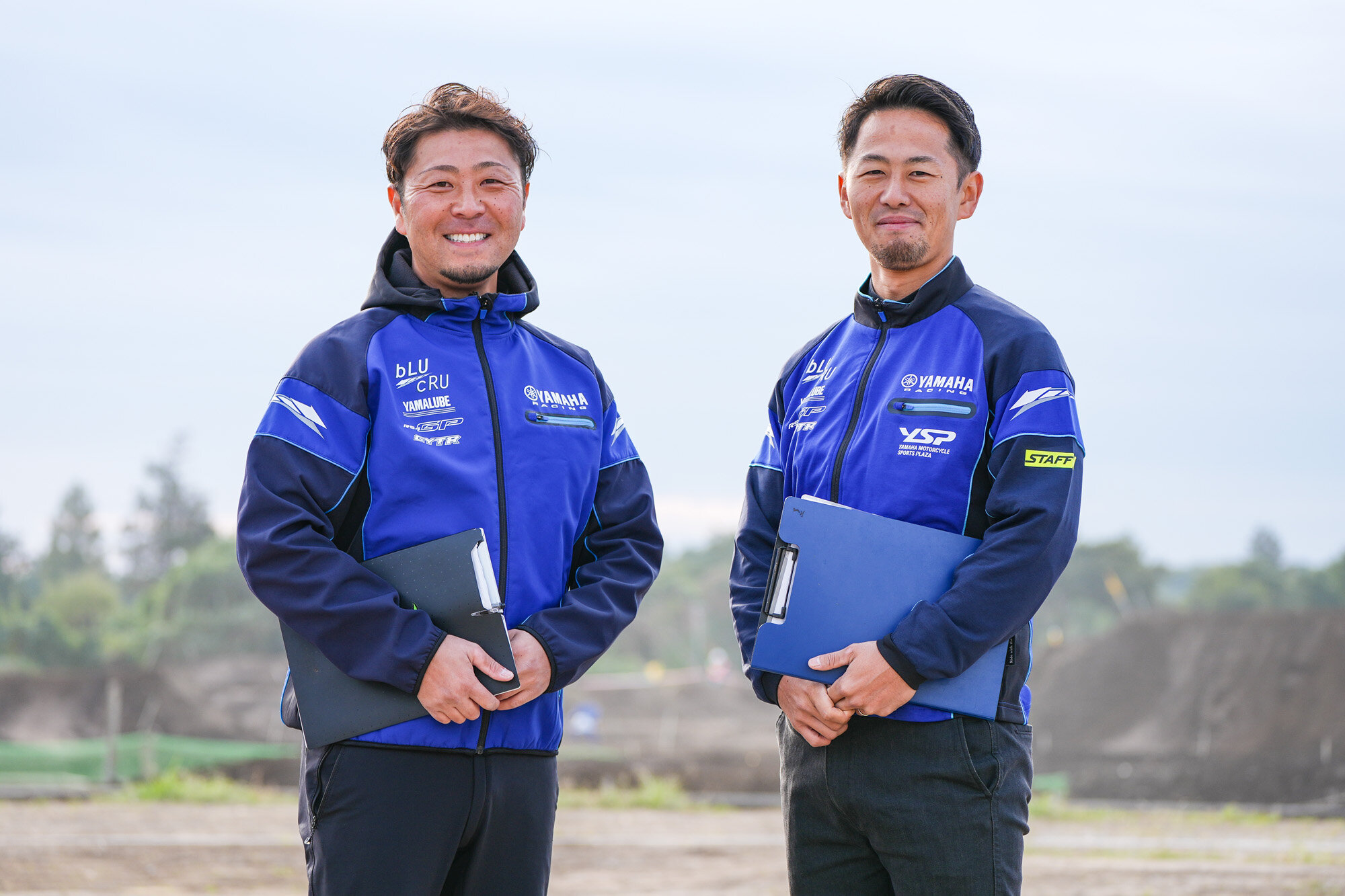 そして肝心要のレーシングアドバイザーは、全日本モトクロス選手権のIA2でチャンピオンを獲得した小島太久摩さんと、IA2、IA1でチャンピオンとなった富田俊樹さんが、昨年に続き続投！