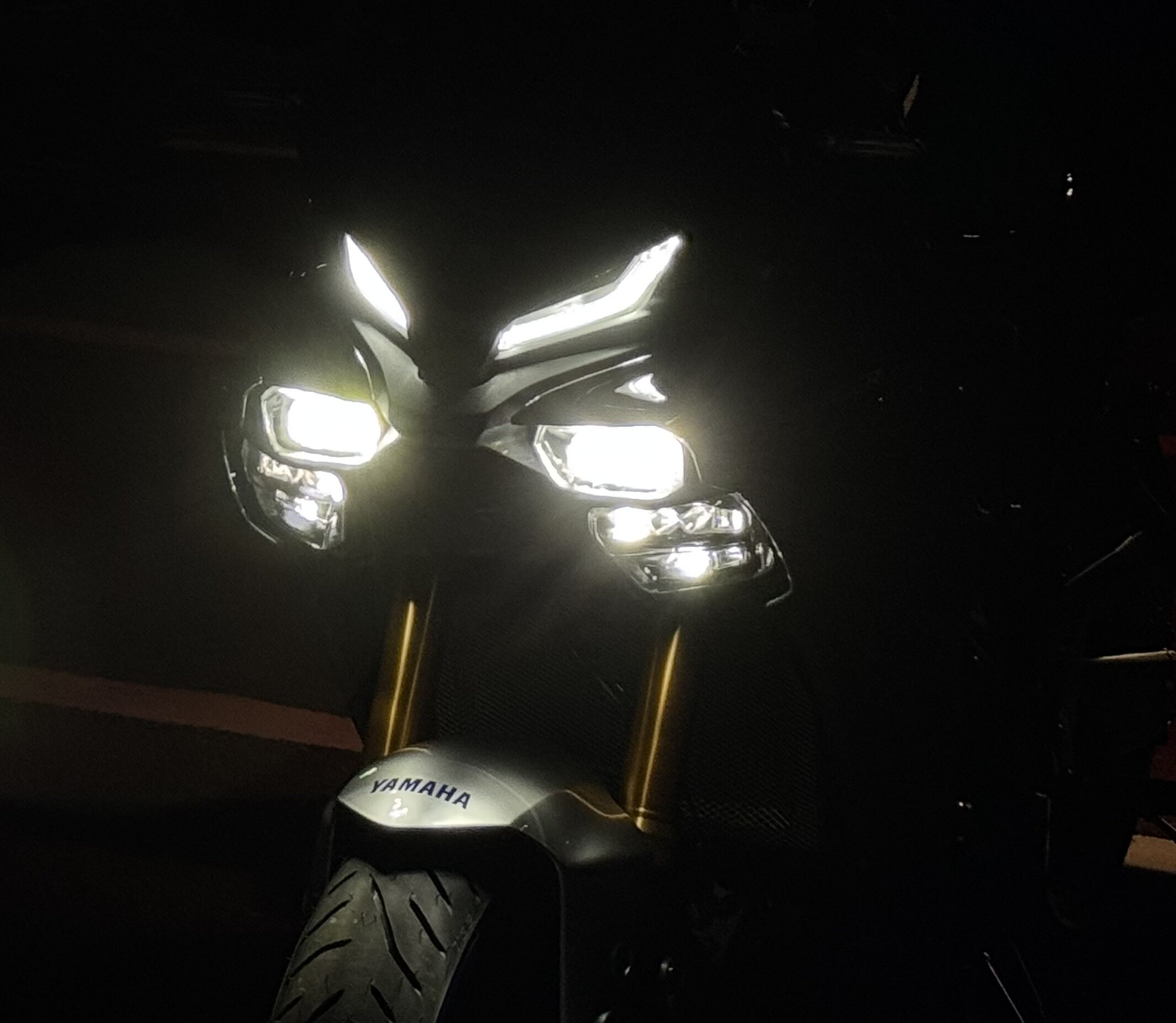 逆にとっても進化を感じたのがマトリクスLEDヘッドランプです。