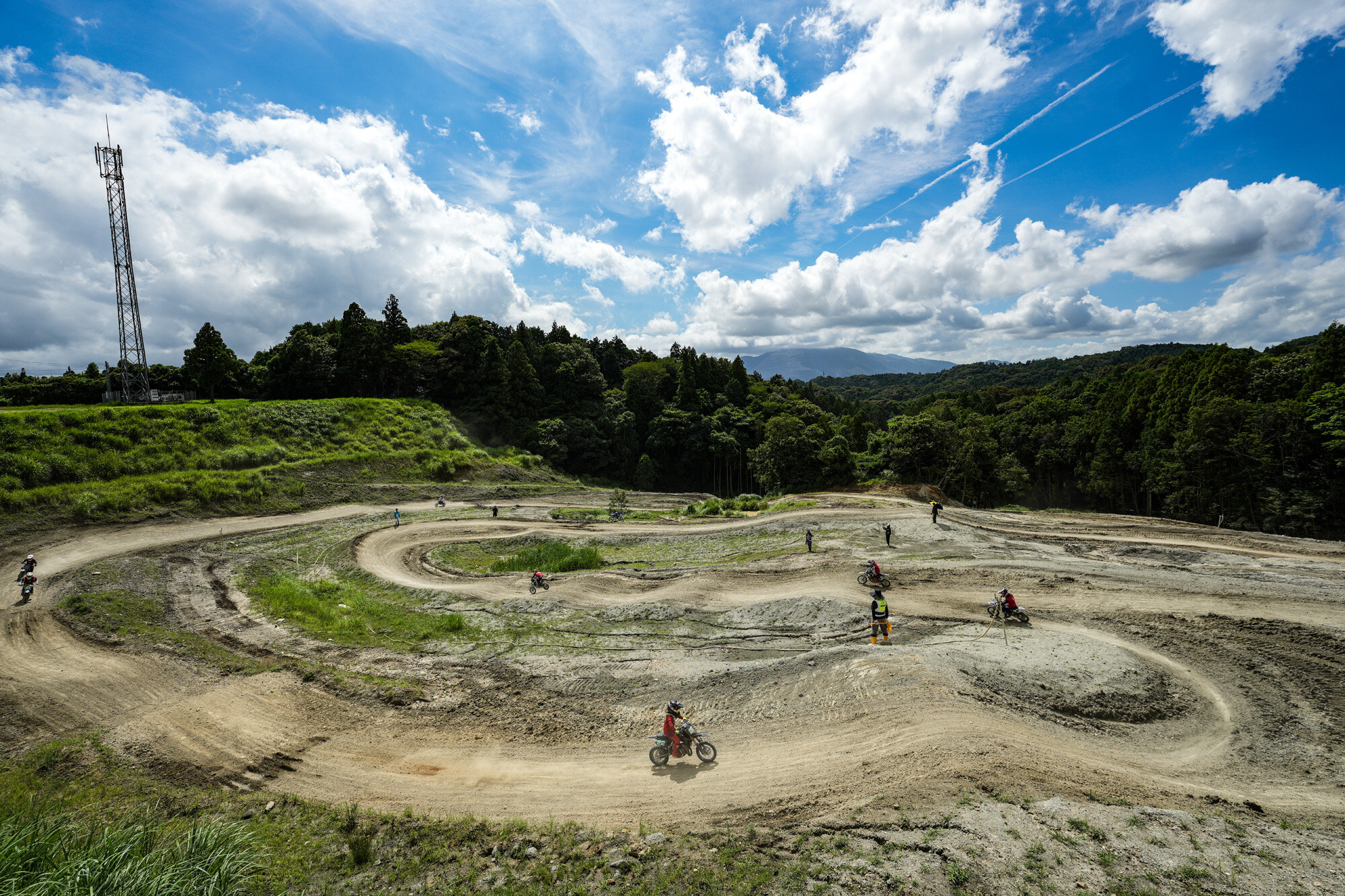 熱く盛り上がった鈴鹿8耐が終わりましたが、まだまだ暑い日々が続いています。
