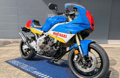 オンリーワンのルックスと音質で生まれる、XSR900 GPの新たな魅力。 伝説のMORIWAKI FORESIGHTが、ヤマハ車専用パーツとして復活