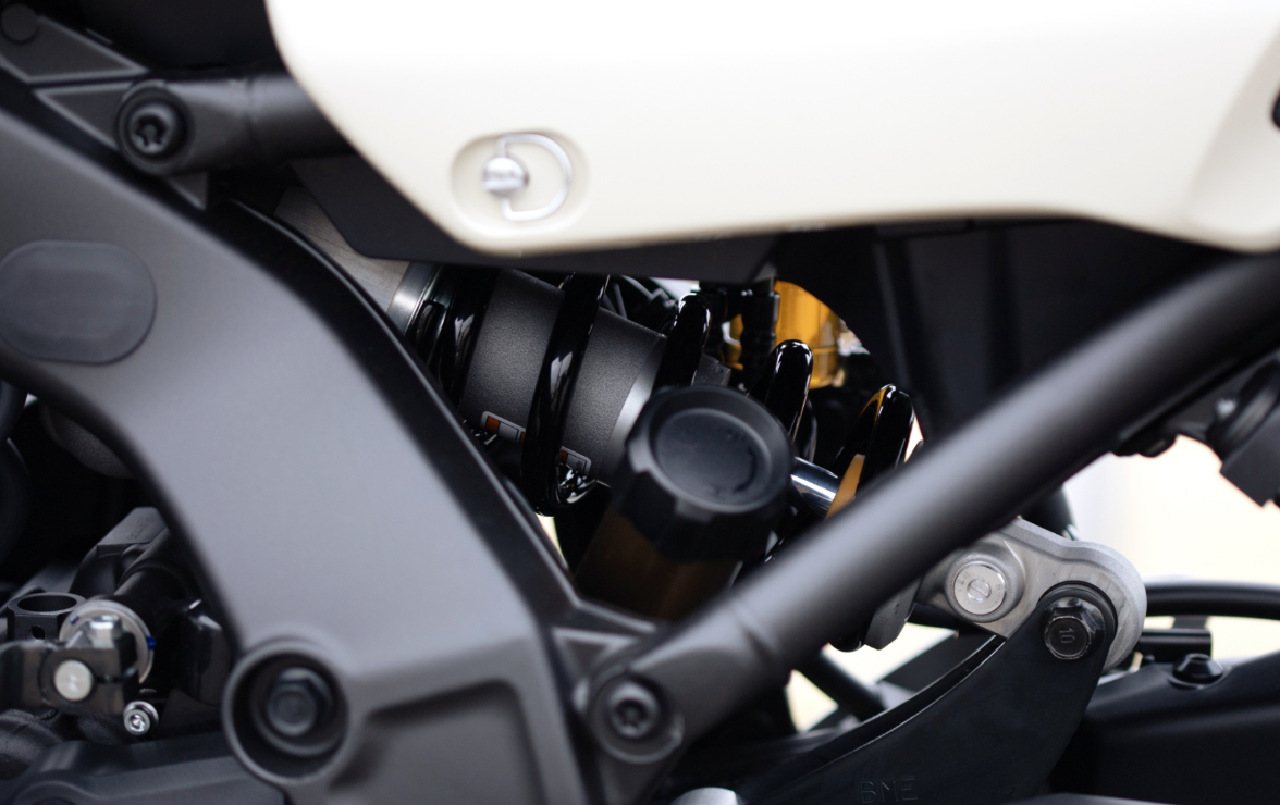 バイクにとっての「縁の下の力持ち」といえば...サスペンション！