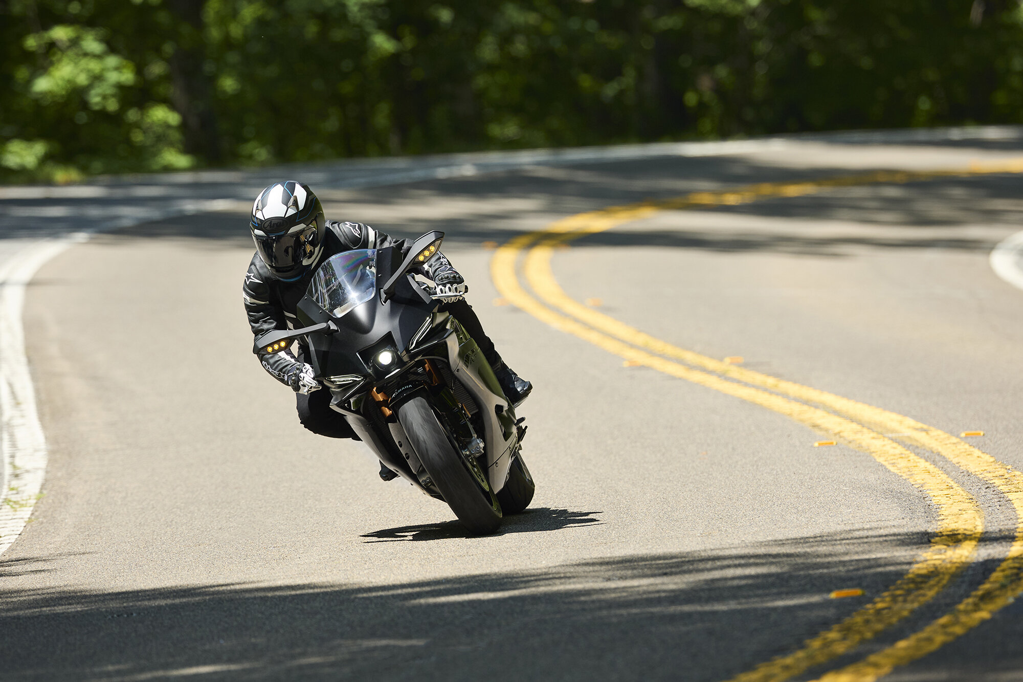 YZF-R9は、市街地からサーキットまで楽しめる作り込みをしていますので、オールラウンダーだと思っています。
