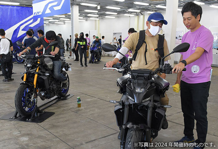 ＜車両展示 タッチ＆トライ＞