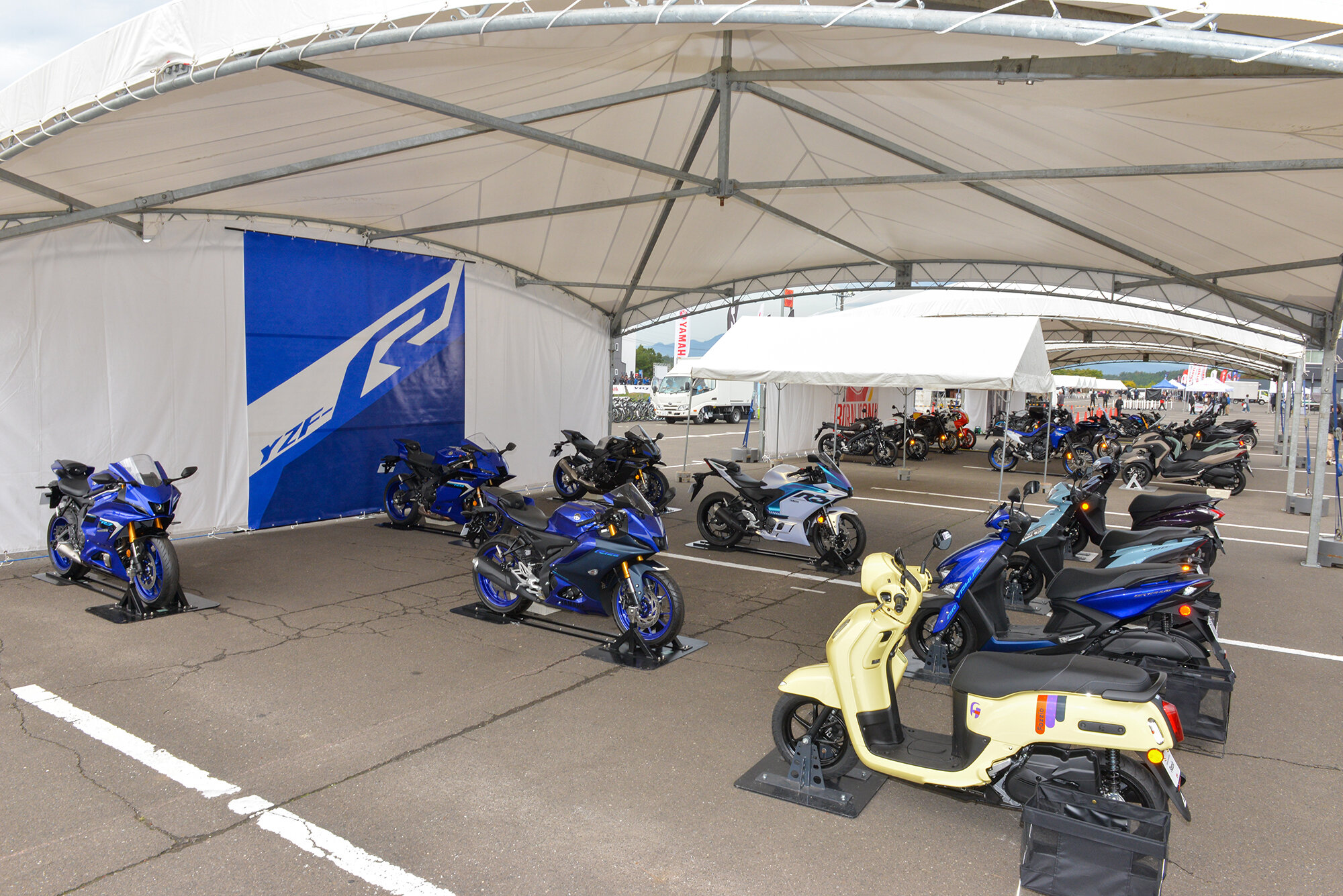 会場には、市販予定車含め、ほぼ全てのヤマハバイクのラインナップが勢揃い。