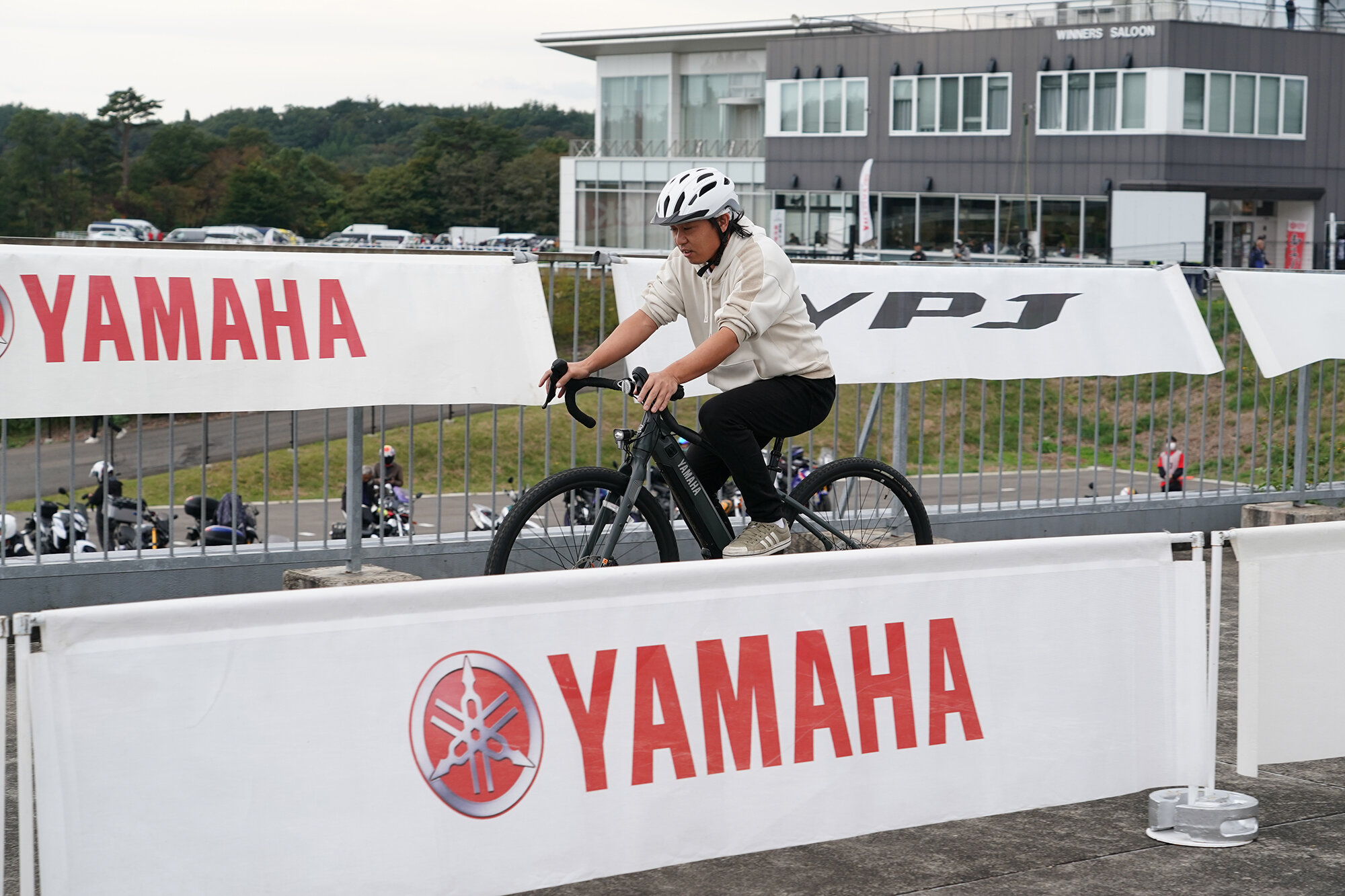 会場内に試乗スペースを設けたほか