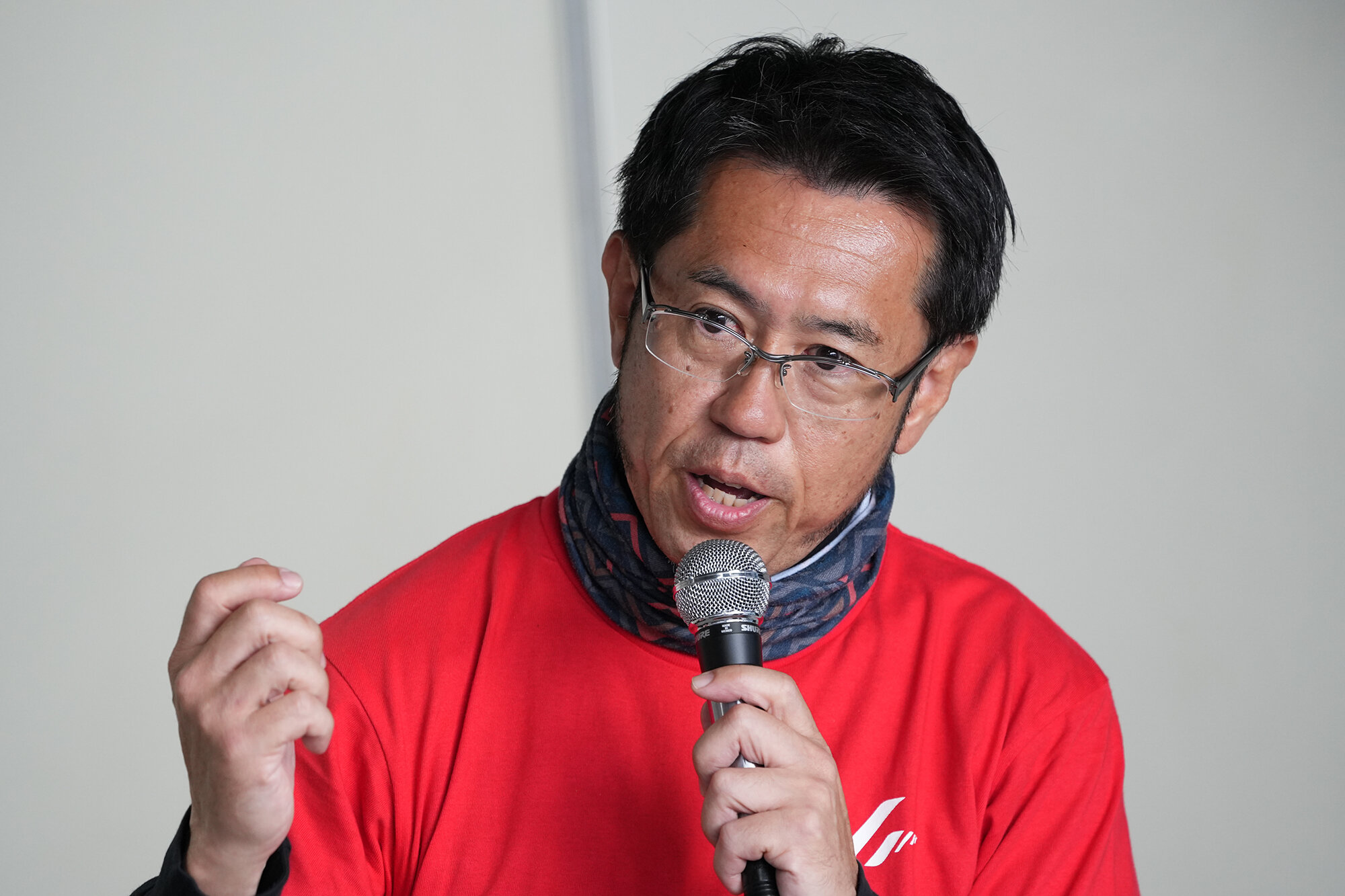 お客さまの真剣な表情に、プレゼンする開発メンバーのトークにも熱がいっそうこもります。