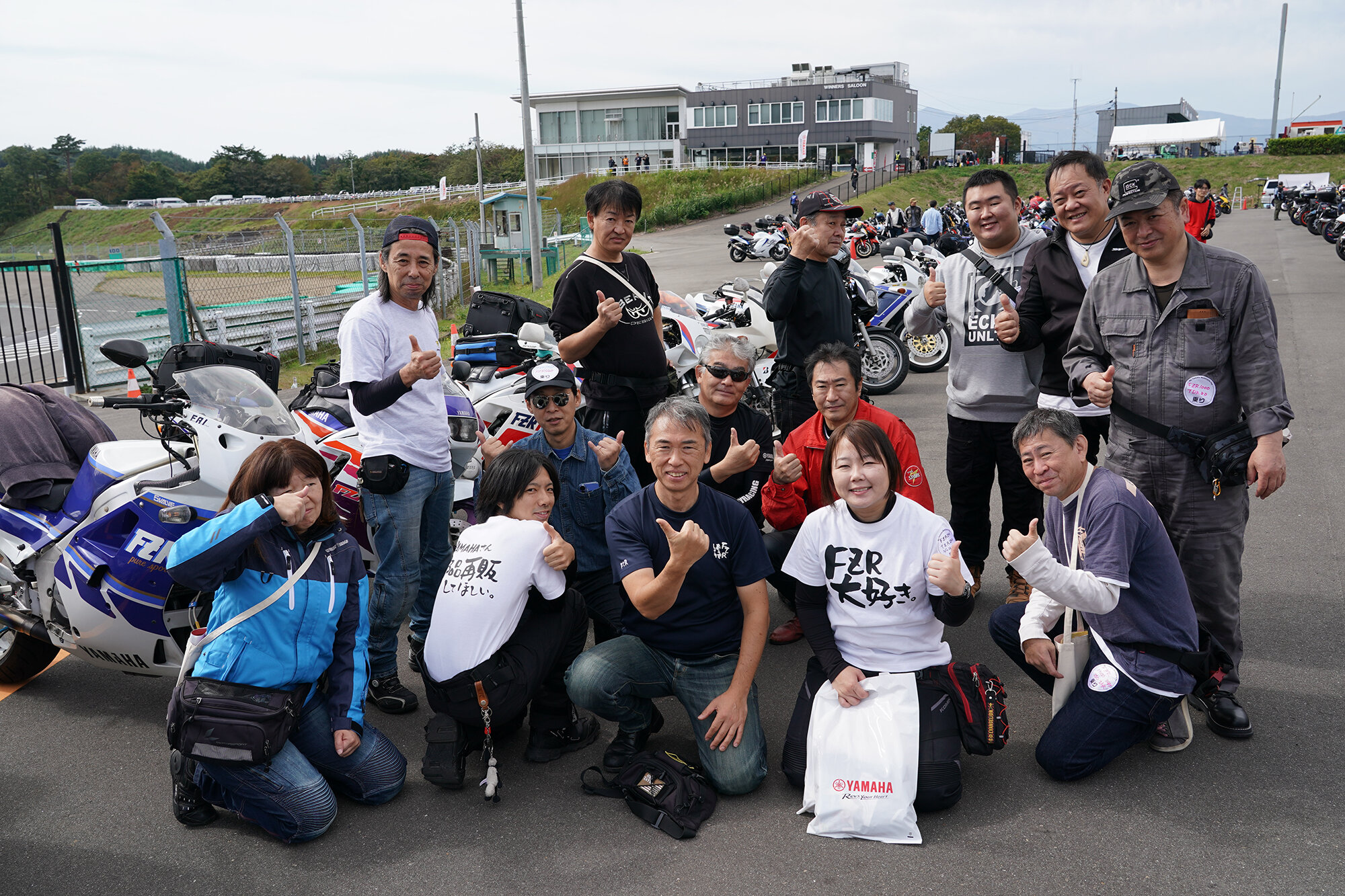ヤマハイベントの出席率100%と言っても過言ではない「GENESIS(ジェネシス)サイコー!」のFZRオーナーズクラブの皆さん
