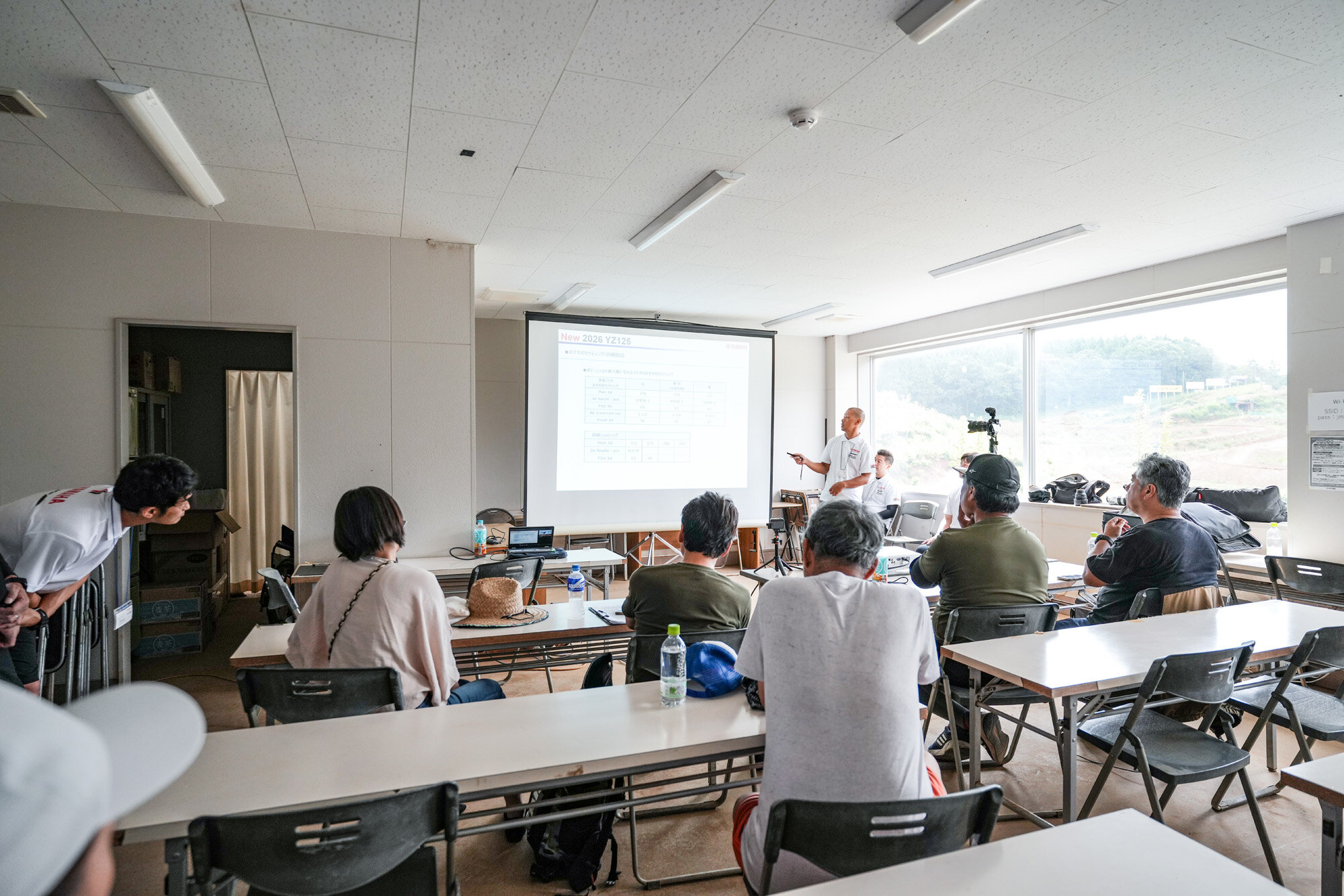 当日は、技術説明会を実施して新型YZシリーズの特徴をメディアのみなさんへご説明し、