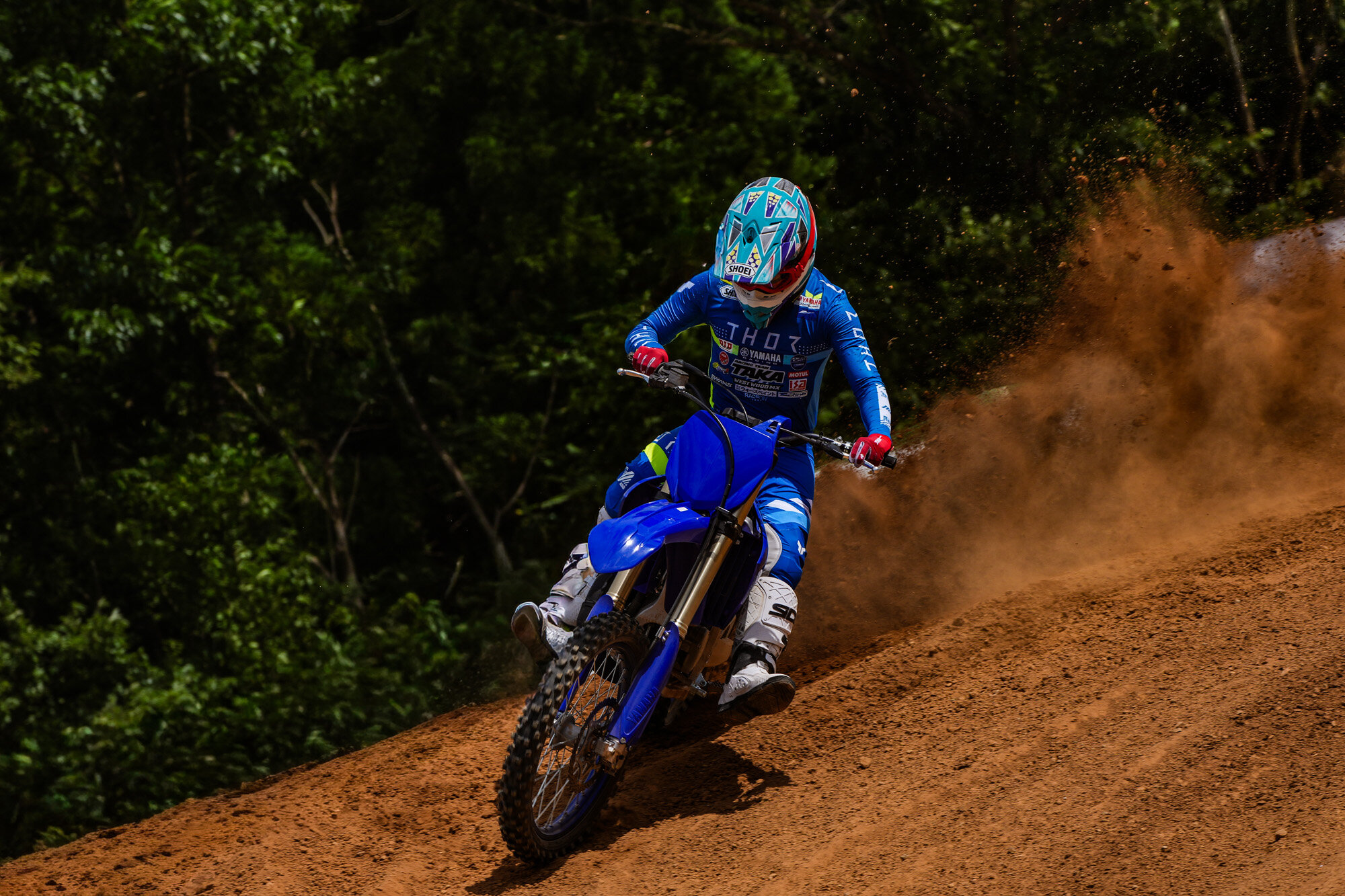 最初に感じたのが1〜2速の時の加速感がめっちゃ強くなっています