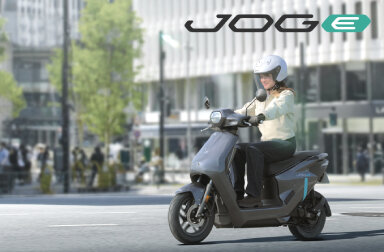＼東京都と大阪府の地域限定先行発売！／ ヤマハらしいスタイルで登場するJOG Eのデザインを紹介します