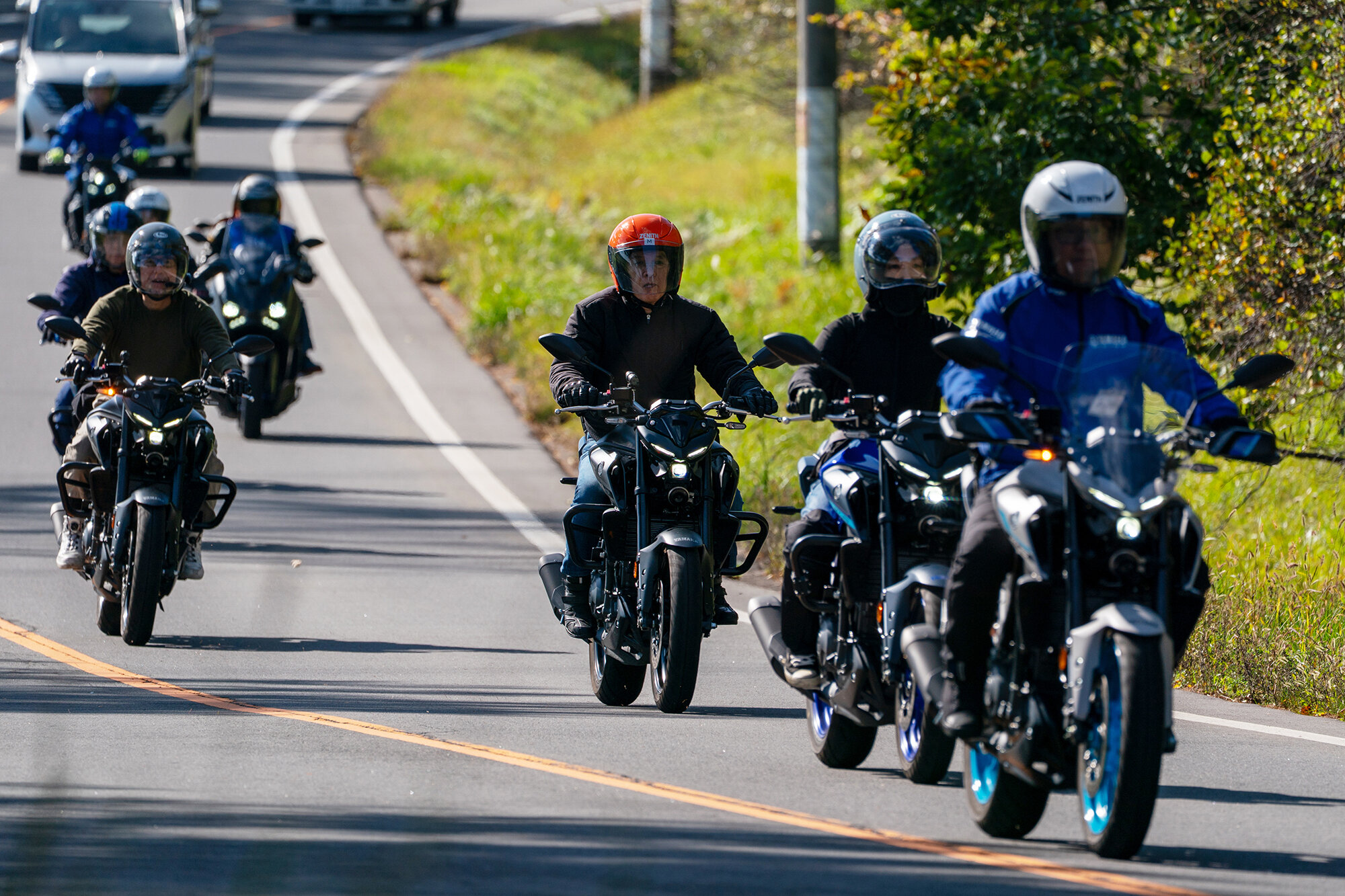 走行中は先頭と最後尾にインストラクターが付いて、周りの交通状況を把握しながら引率。 
