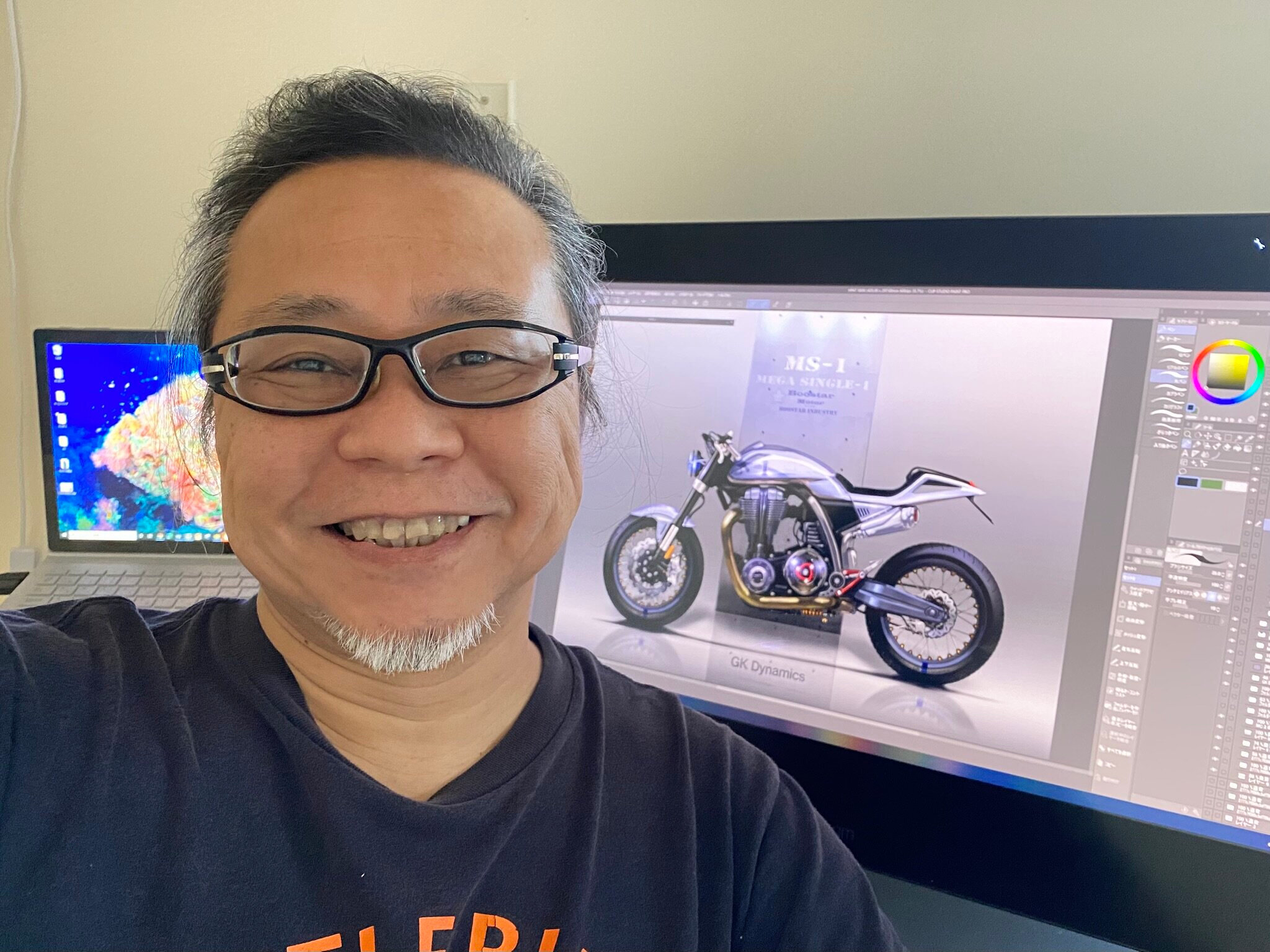 ちなみに、今年ワイズギアから発売され、大変好評を博した「ヤマハモーターサイクル デザインTシャツ」のイラストを担当したのも飯村さんなんです。