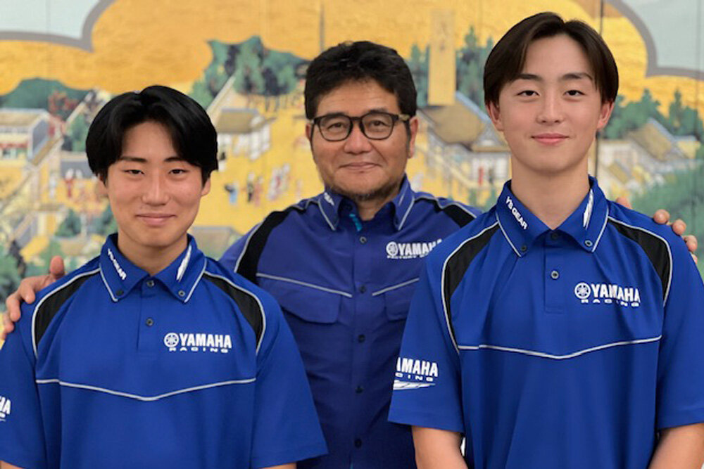 二人はメカニックを担当するお父さんとともに東京羽田空港に集合すると、