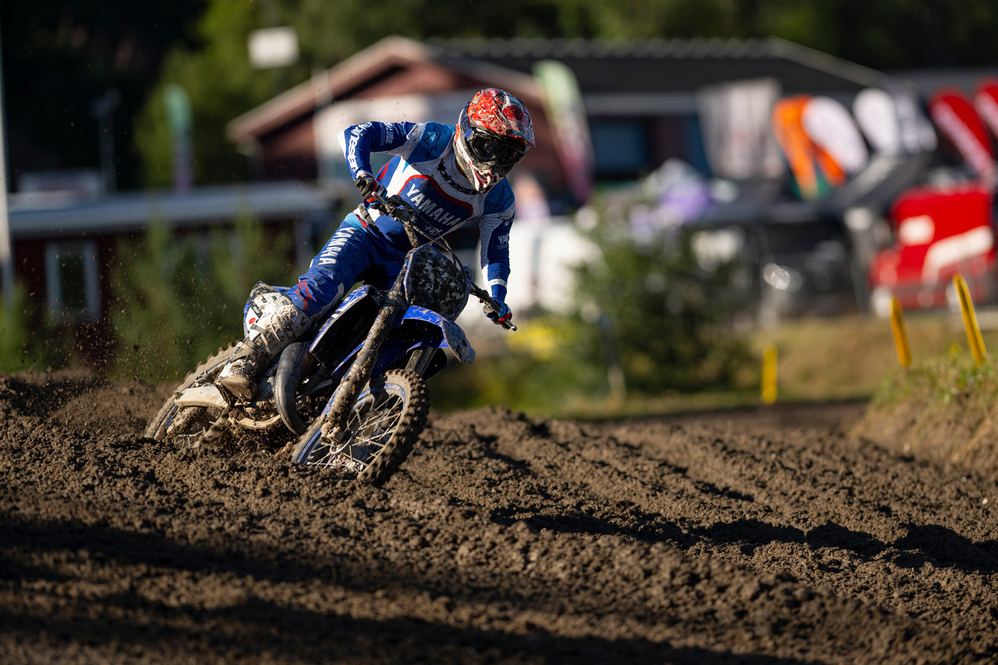 迎えた土曜日は、YZ125クラスを筆頭にYZ85、YZ65の順で朝8時半からそれぞれ10分間の練習走行を行い、15分間のタイムプラクティス(予選)で決勝グリッドを決定。