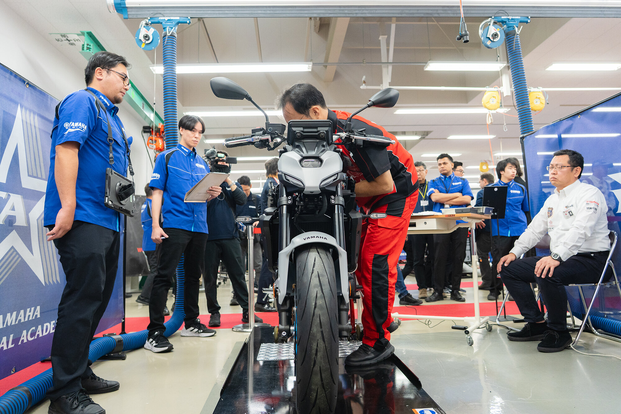 「故障診断競技」での審査員の近さといったら