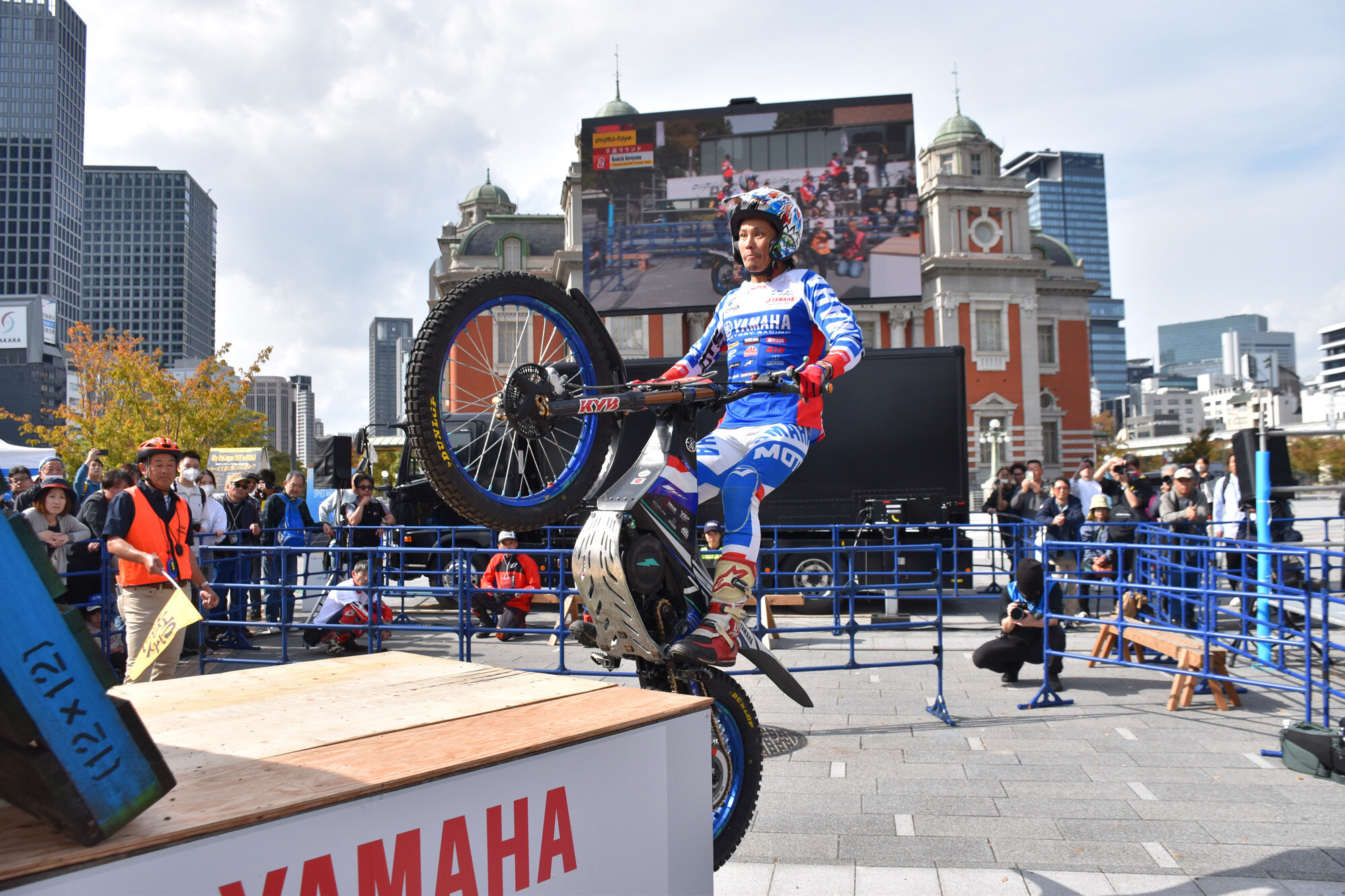 その最終戦は黒山選手が氏川選手と接戦を繰り広げた末に今季4勝目を獲得。