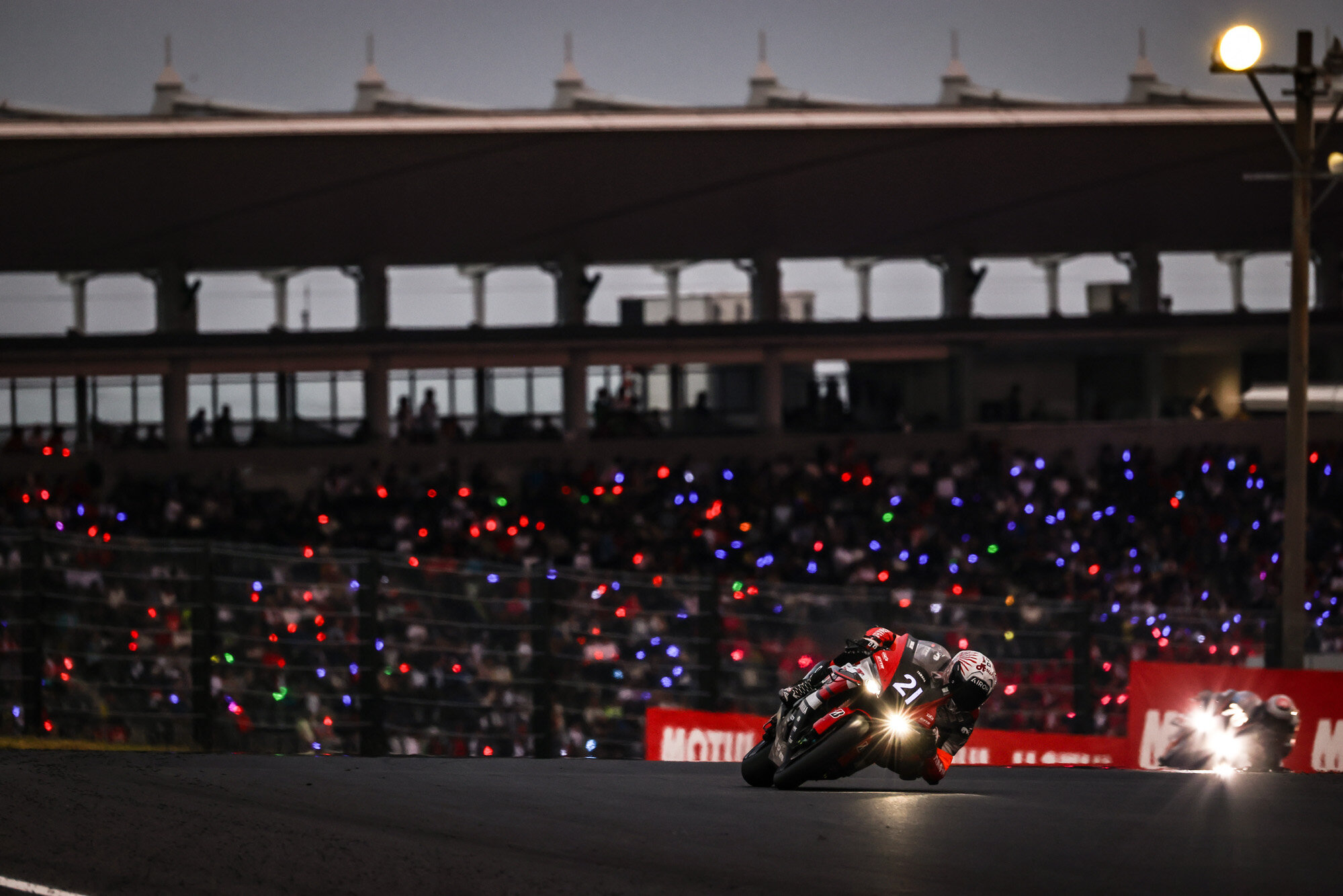 まさにモータースポーツの魅力を伝えながらの攻防を最後まで展開しました。