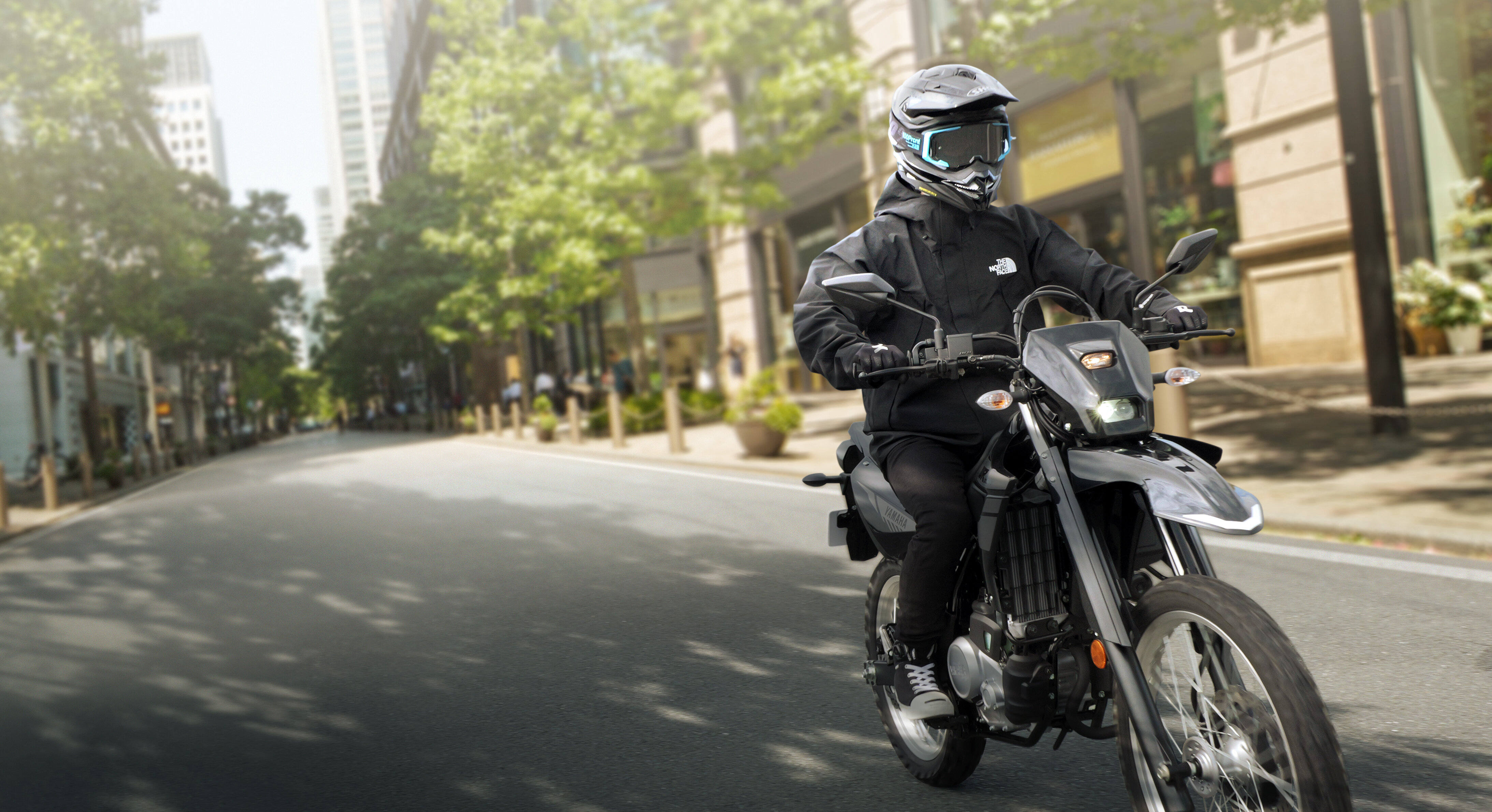 軽快なオフロードらしさも感じるし、新しさも感じるバイクと受け止めてもらえるようにデザインしました