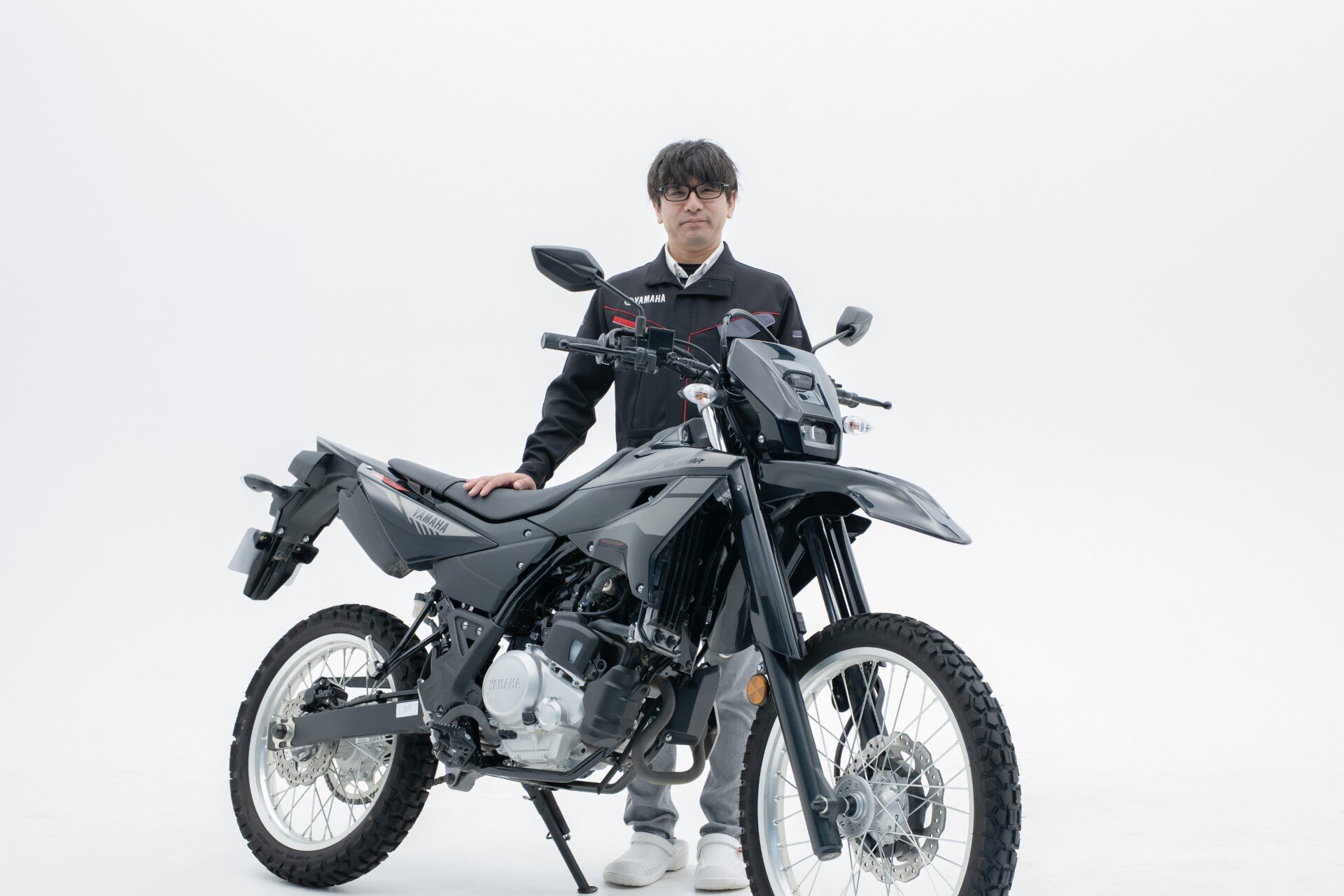 本格的にオフロードを走るお客さまも満足できるモデルであることを確認するためにSUGOコースでもテストしています