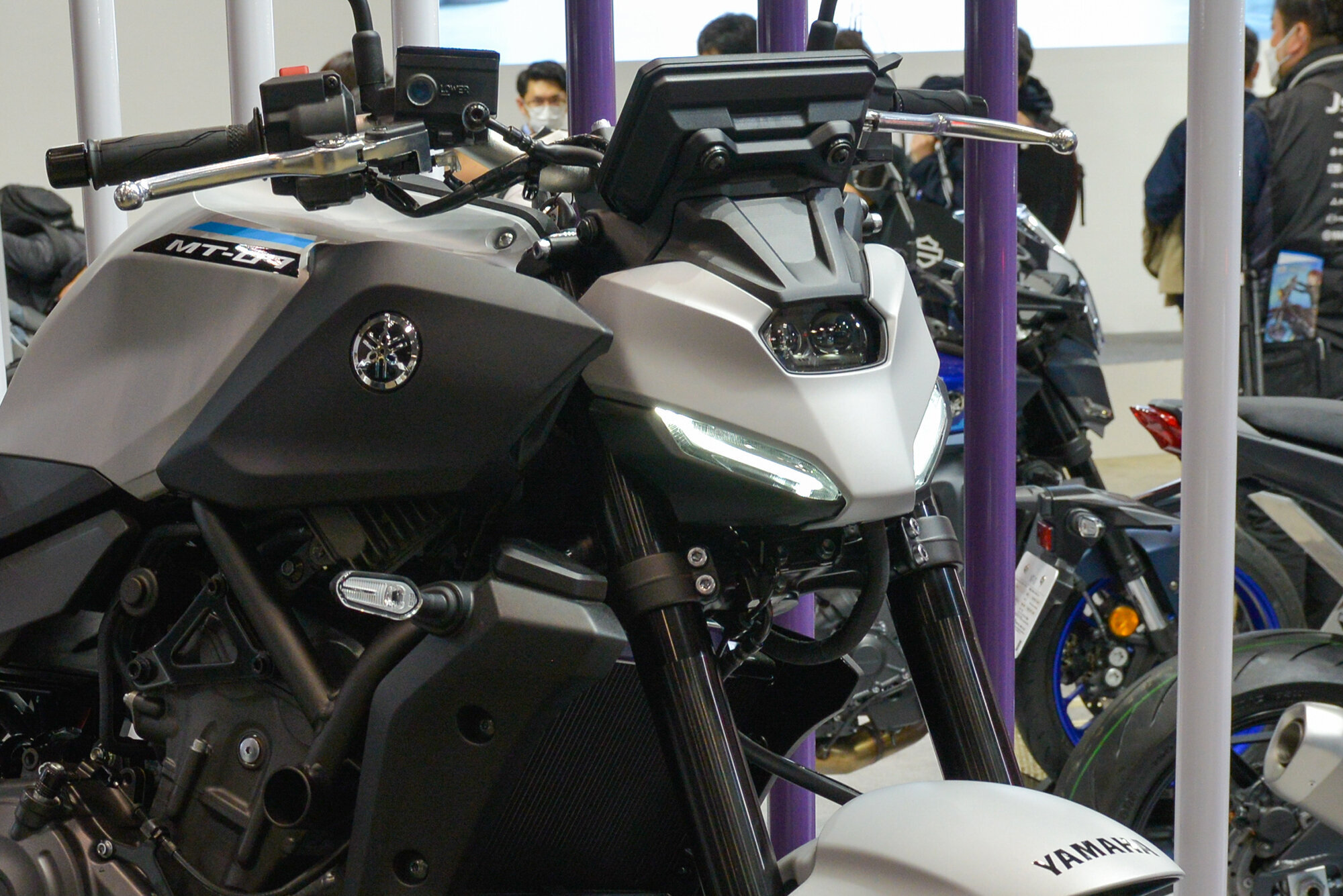 スタイリングから機能面まで大きくモデルチェンジしたMT-07に加え、