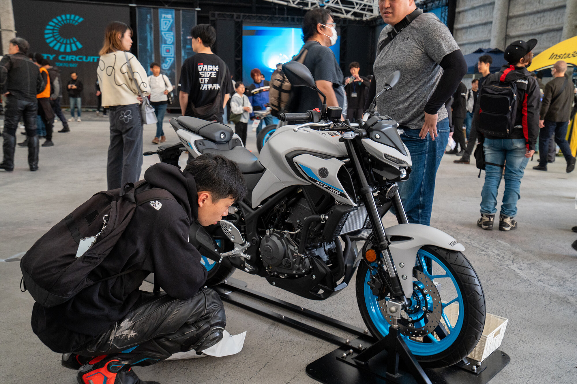 来場者の皆さまは、気になる最新モデルのMTをじっくりチェックしたり、