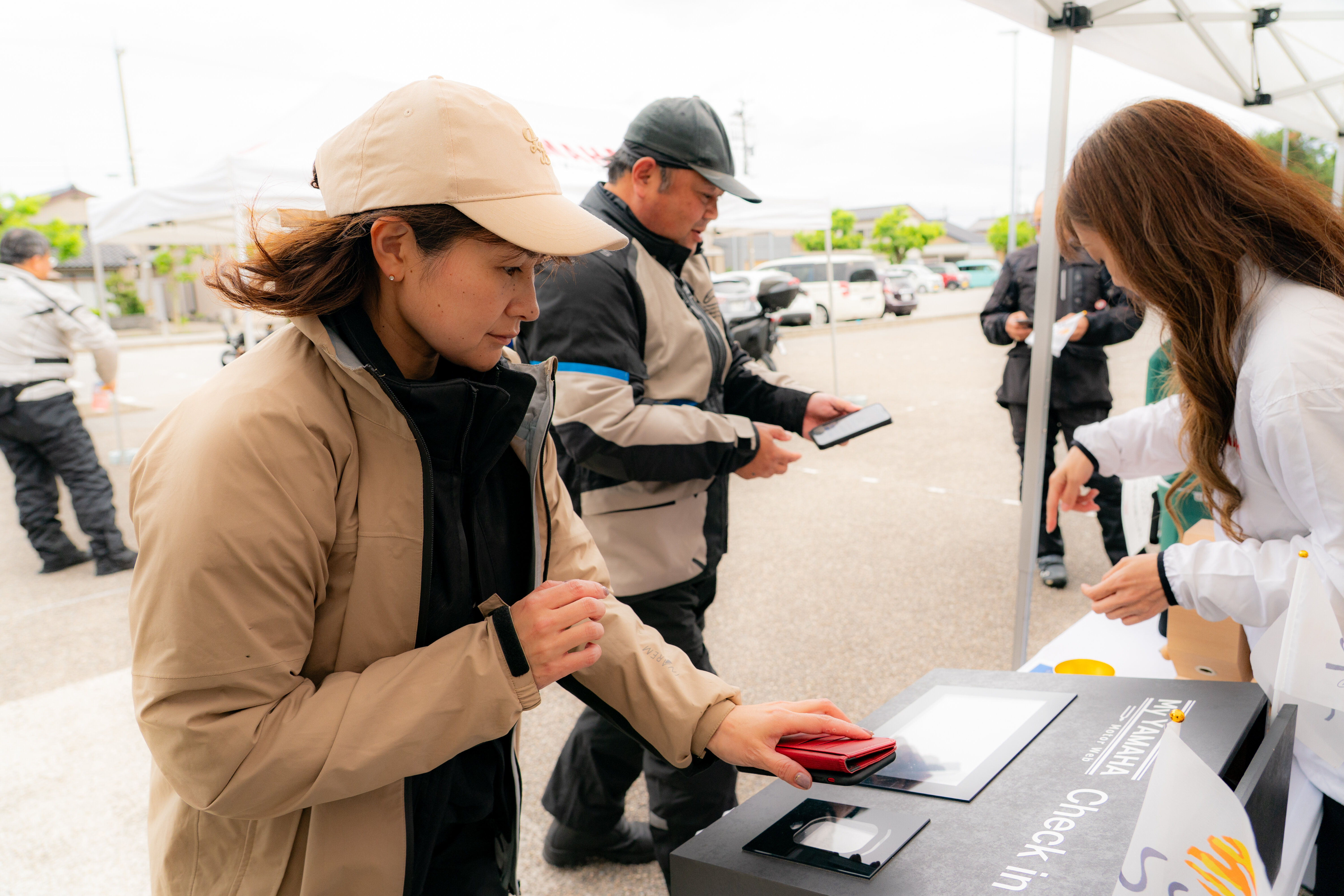プレゼントが当たるガラポンに挑戦できたり、記念品がもらえたり。
