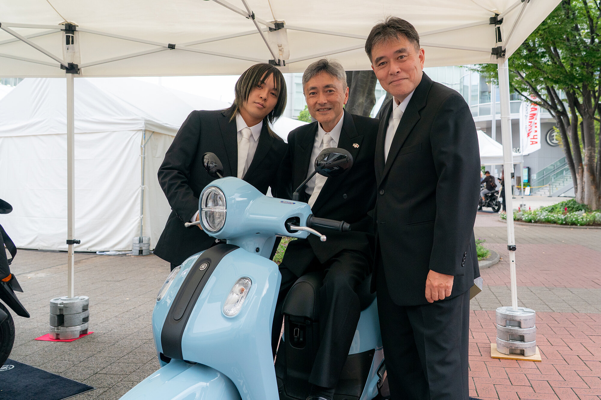 ご親戚の結婚式に参列した帰り道に立ち寄ってくださるお客様がいたり、