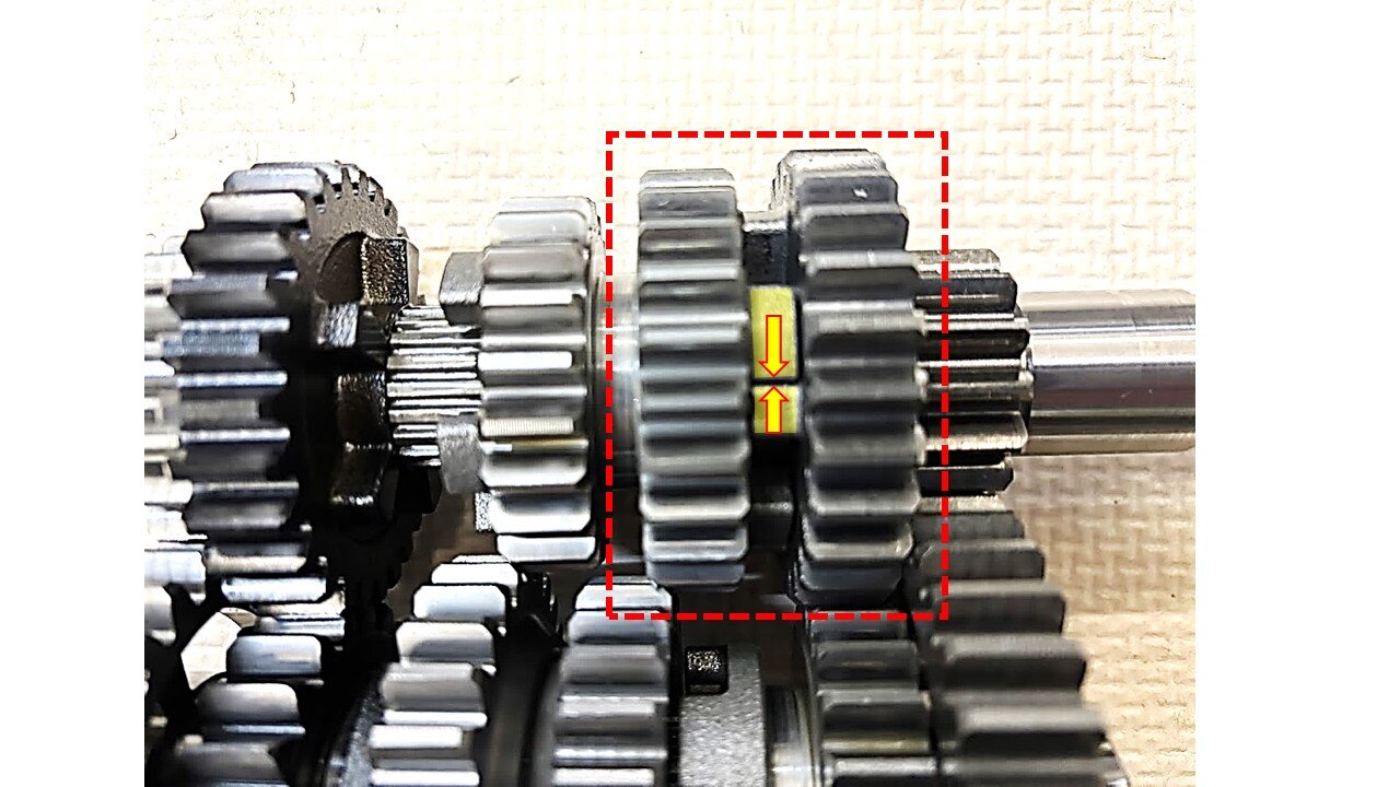 ギヤの爪同士が嚙み合った状態です。