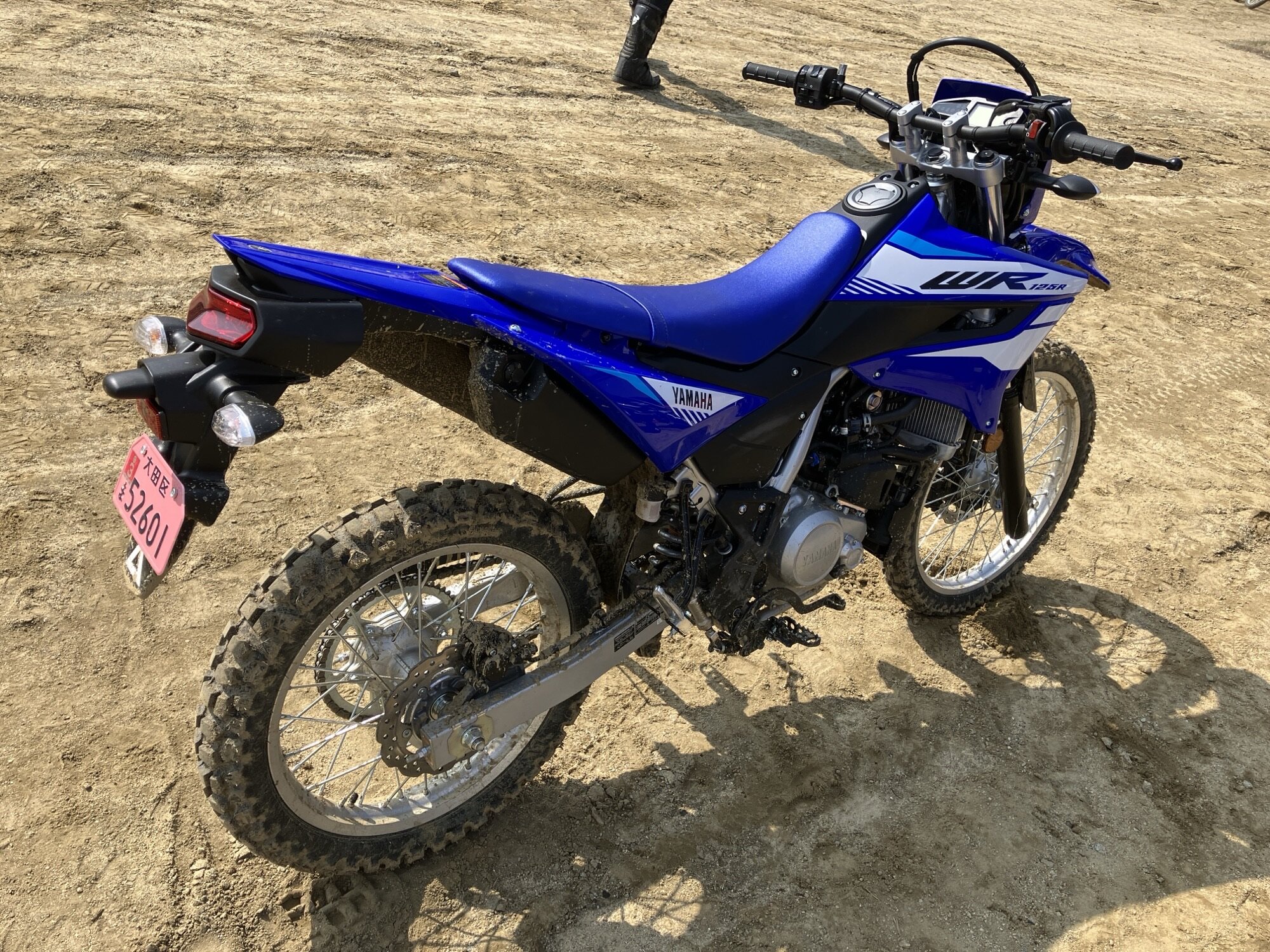 今回のWR125R講習車導入に併せて、足つきが不安な方に