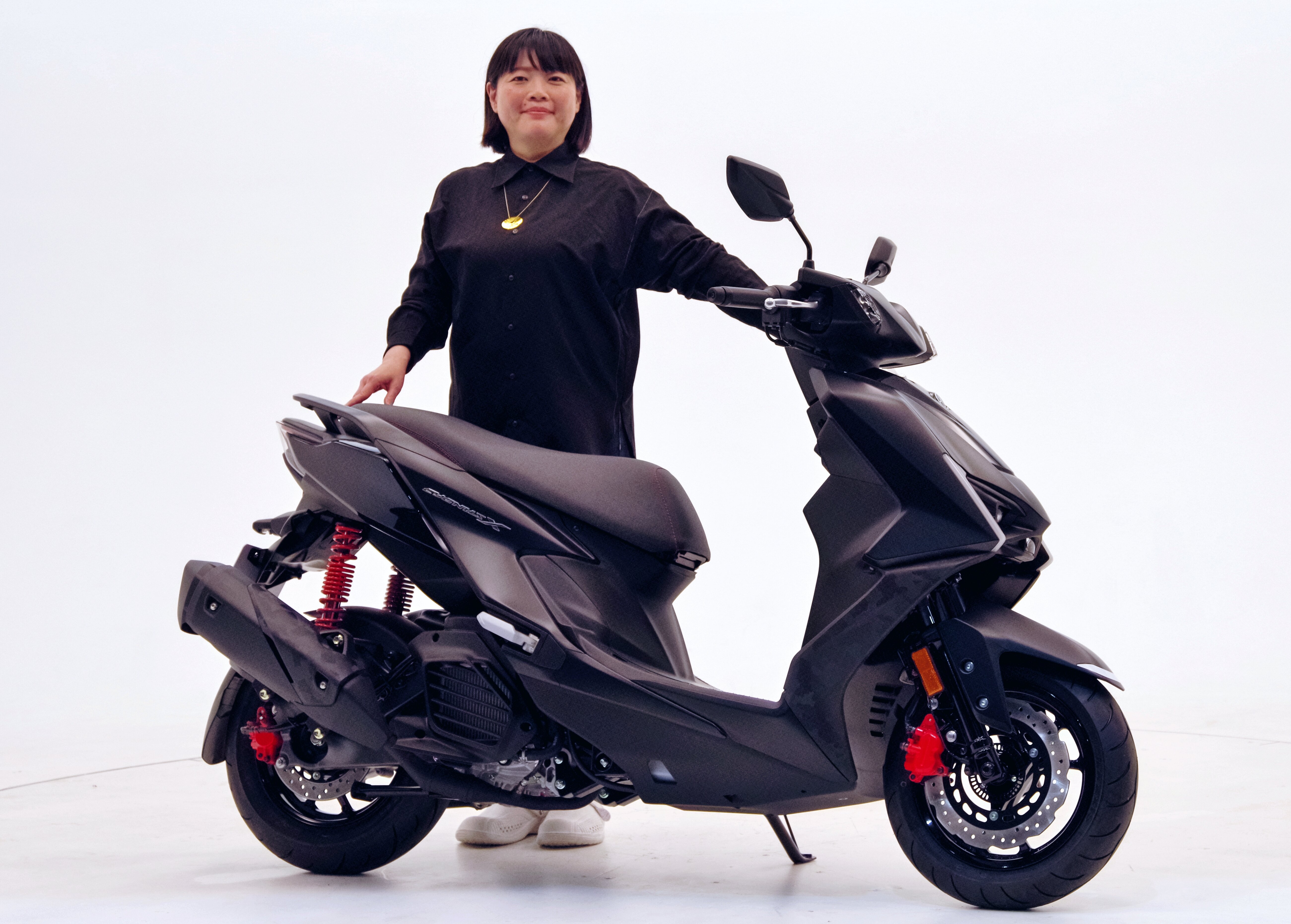 カラーリングデザイン：プロダクトデザイン部CMFG Gr.　川島もとみさん